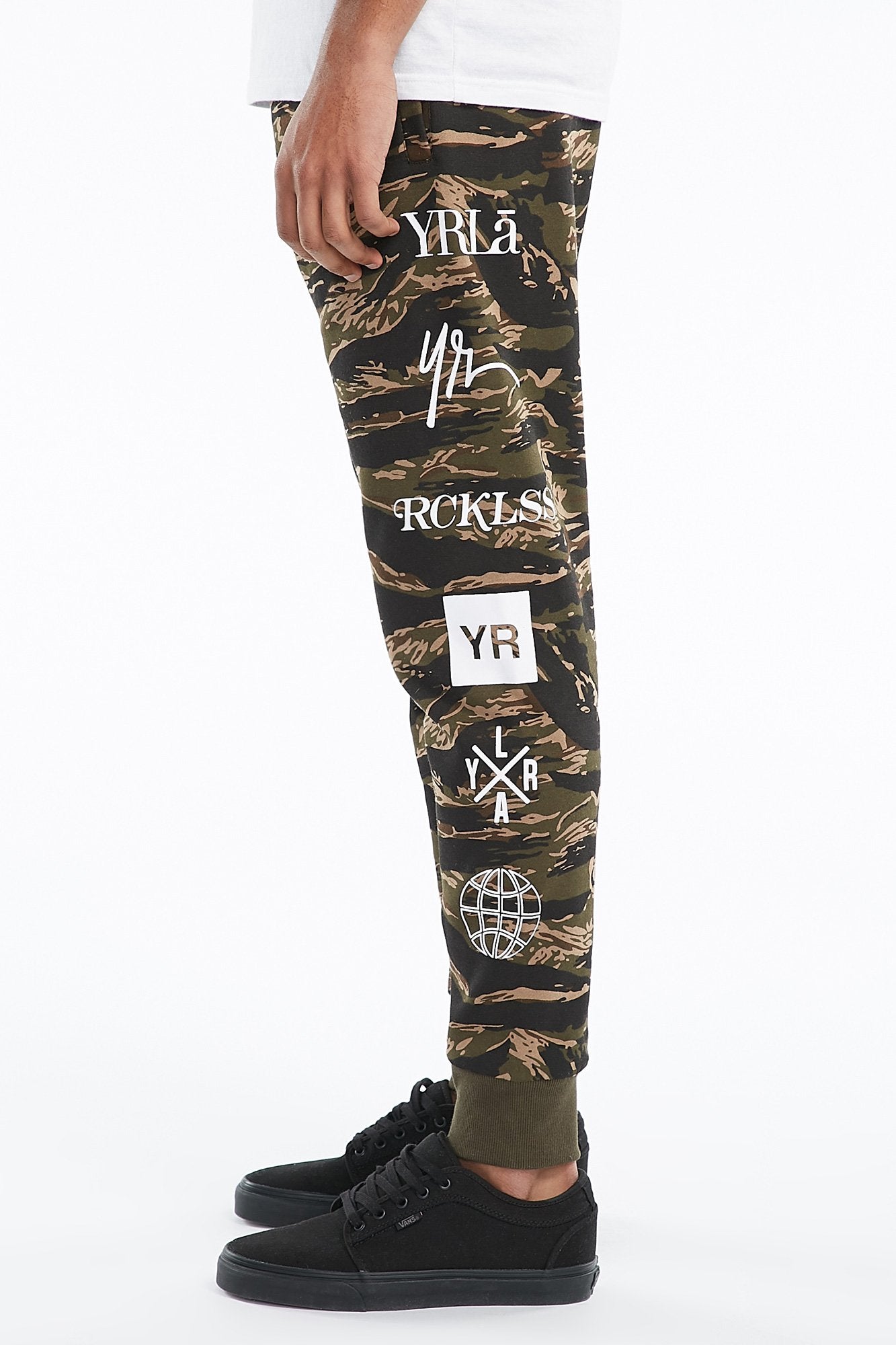 CAMOUFLAGE