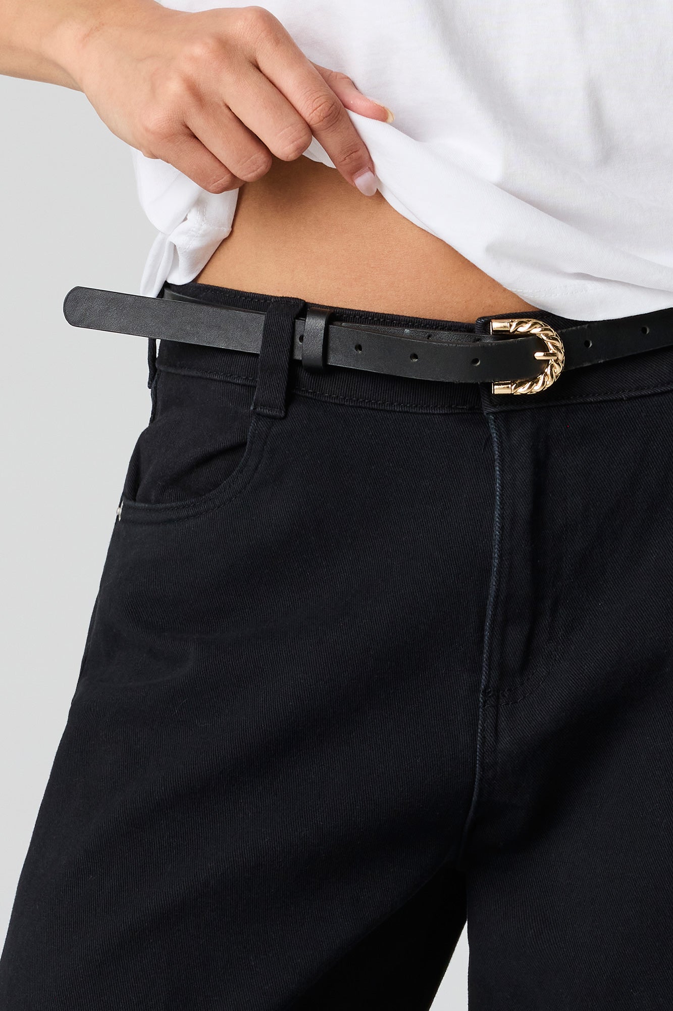Mid Rise Barrel Leg Pant