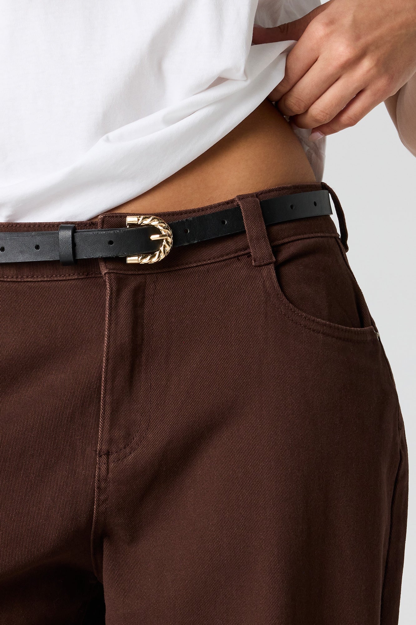 Mid Rise Barrel Leg Pant
