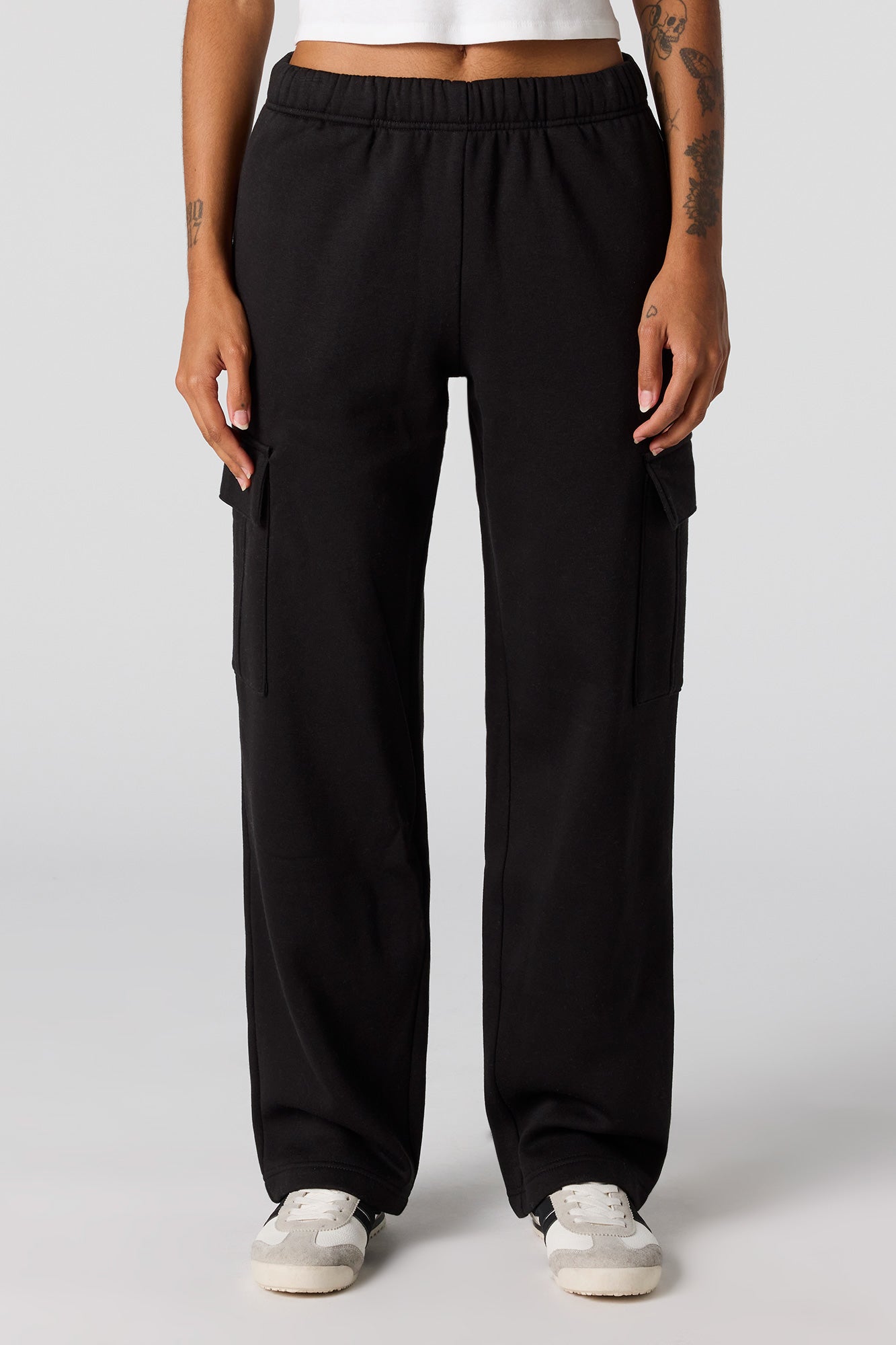 Wide Leg Cargo Fleece Sweatpant