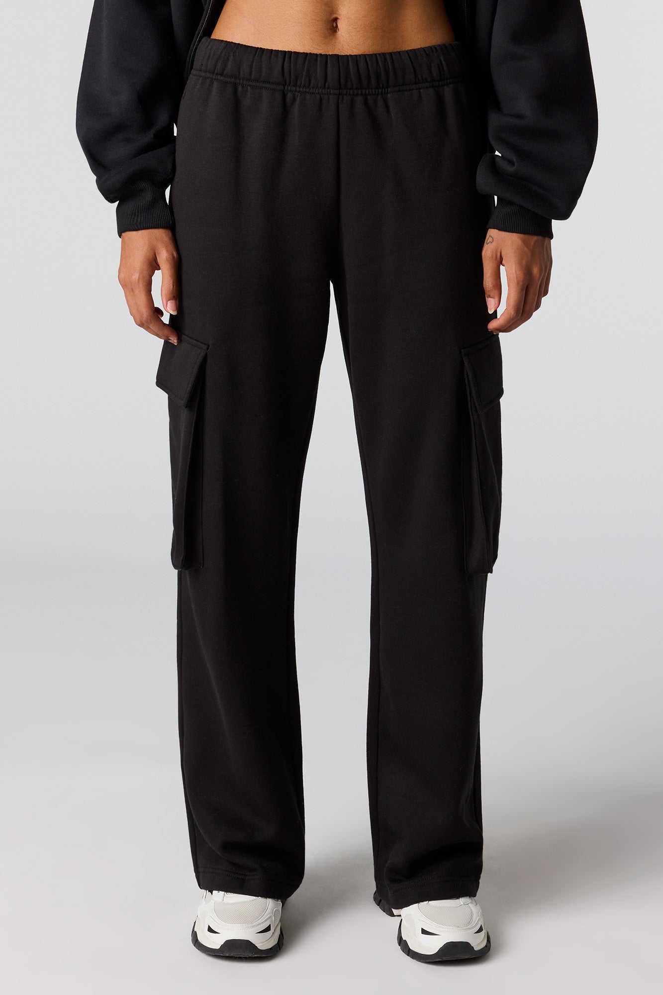 Wide Leg Cargo Fleece Sweatpant
