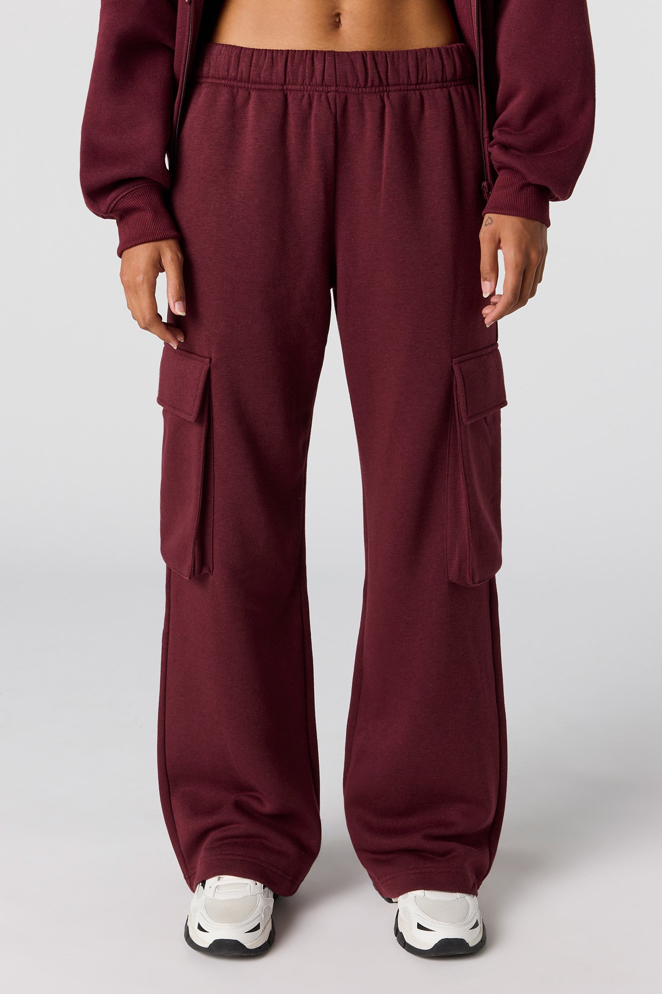 Wide Leg Cargo Fleece Sweatpant