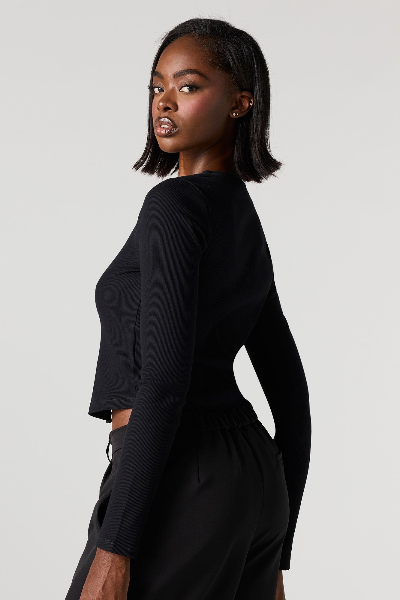 Ribbed Metal Button Long Sleeve Top