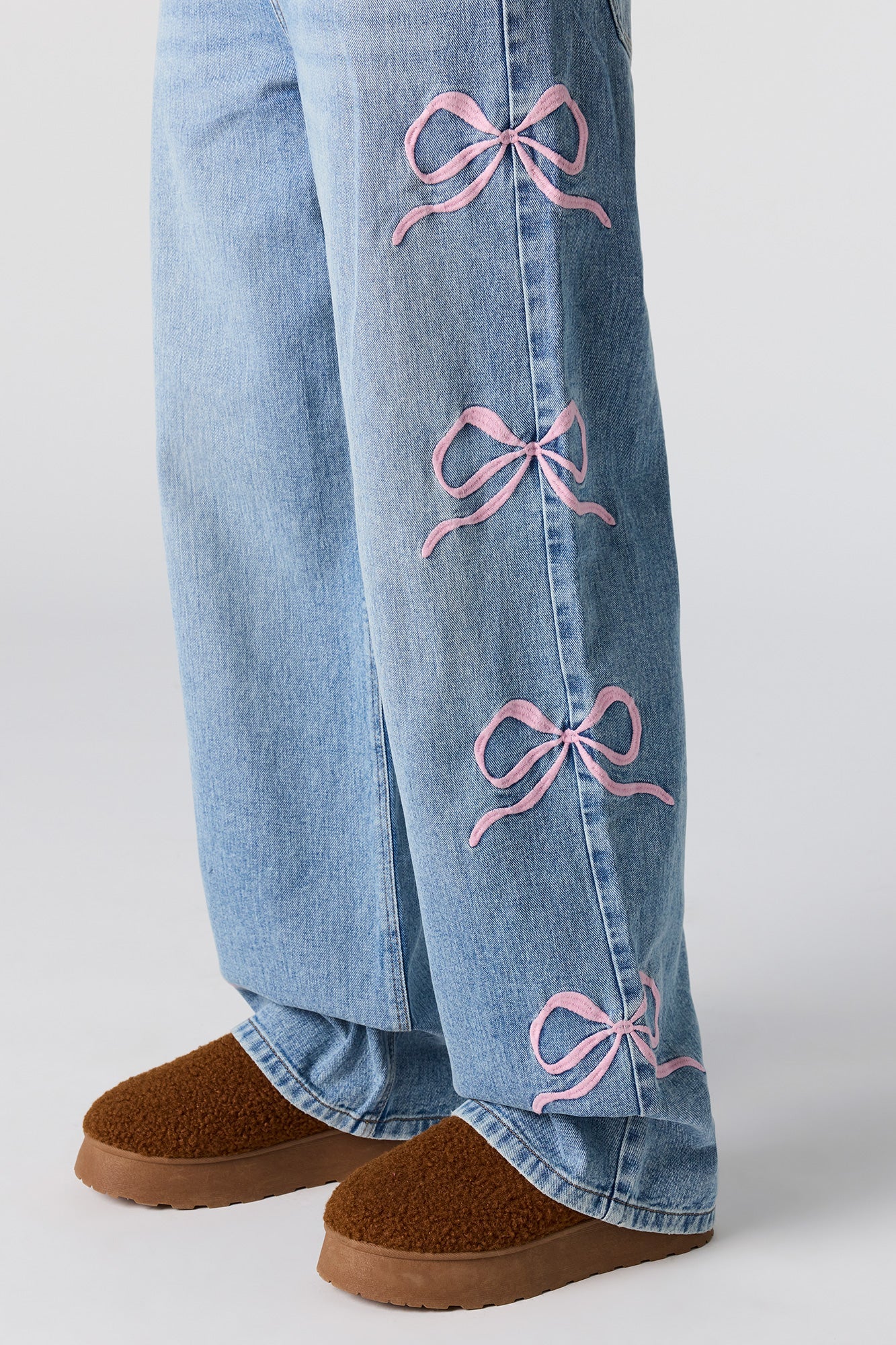 Low Rise Bow Print Baggy Jean