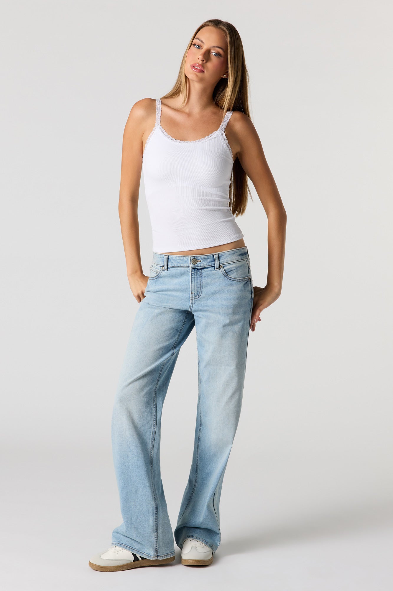 Stretch Low Rise Baggy Light Jean