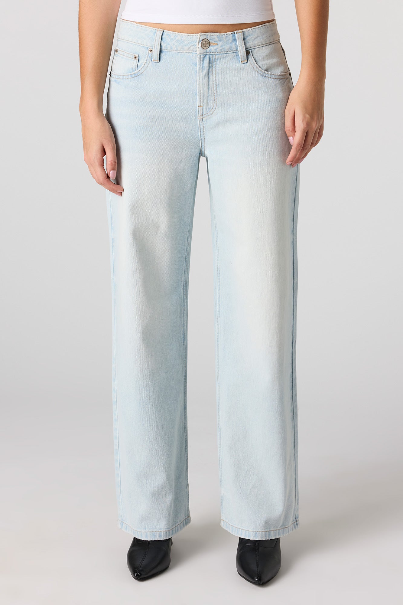 Low Rise Baggy Bleached Jean