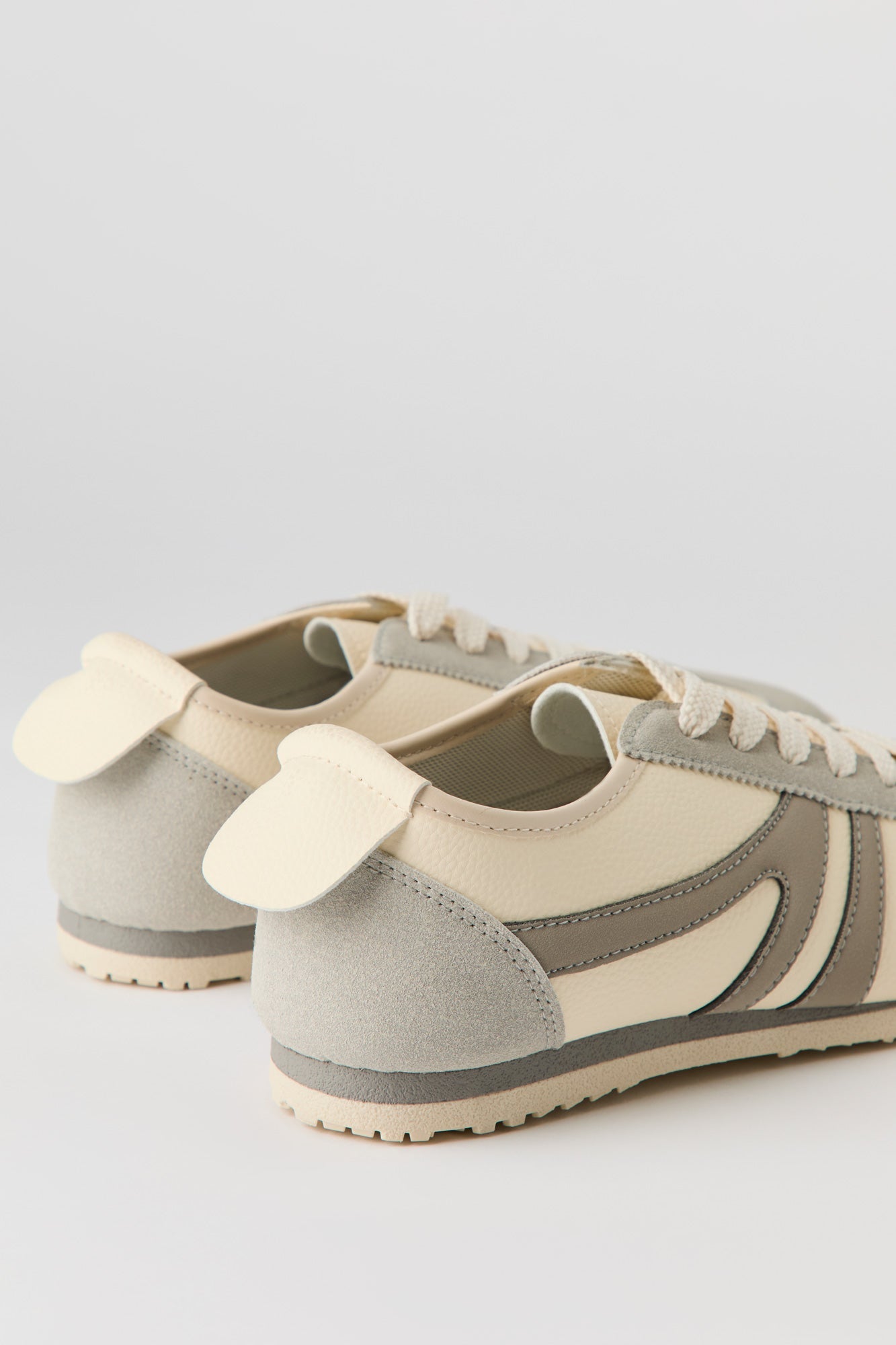 Retro Sneaker