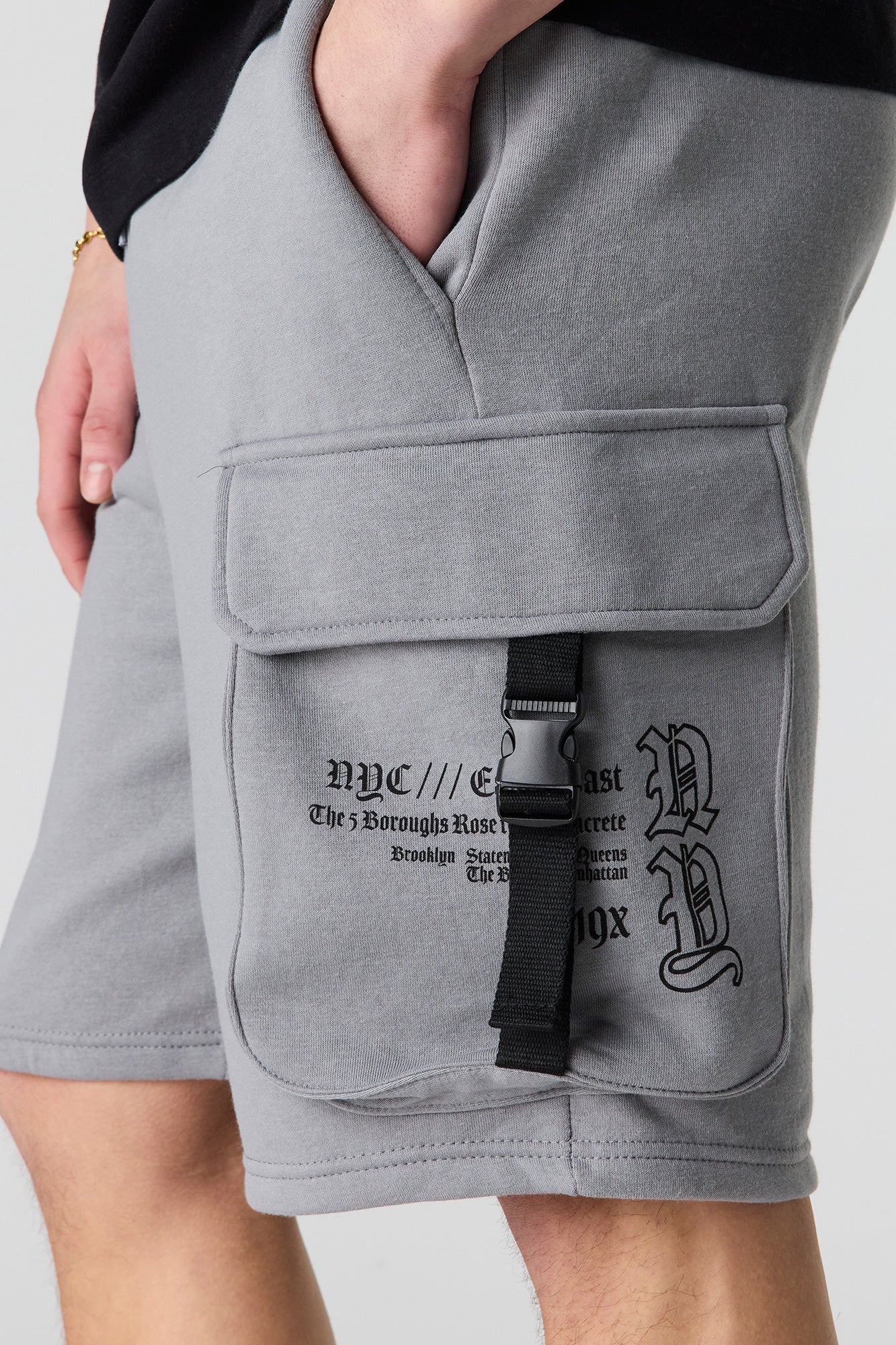 Graphic Fleece Cargo Short 8.5"