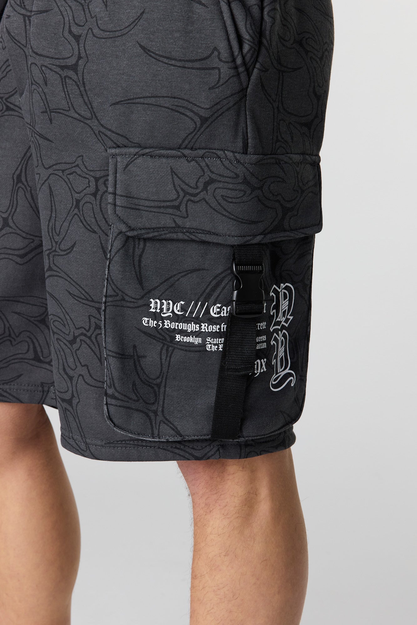 Graphic Fleece Cargo Short 8.5"