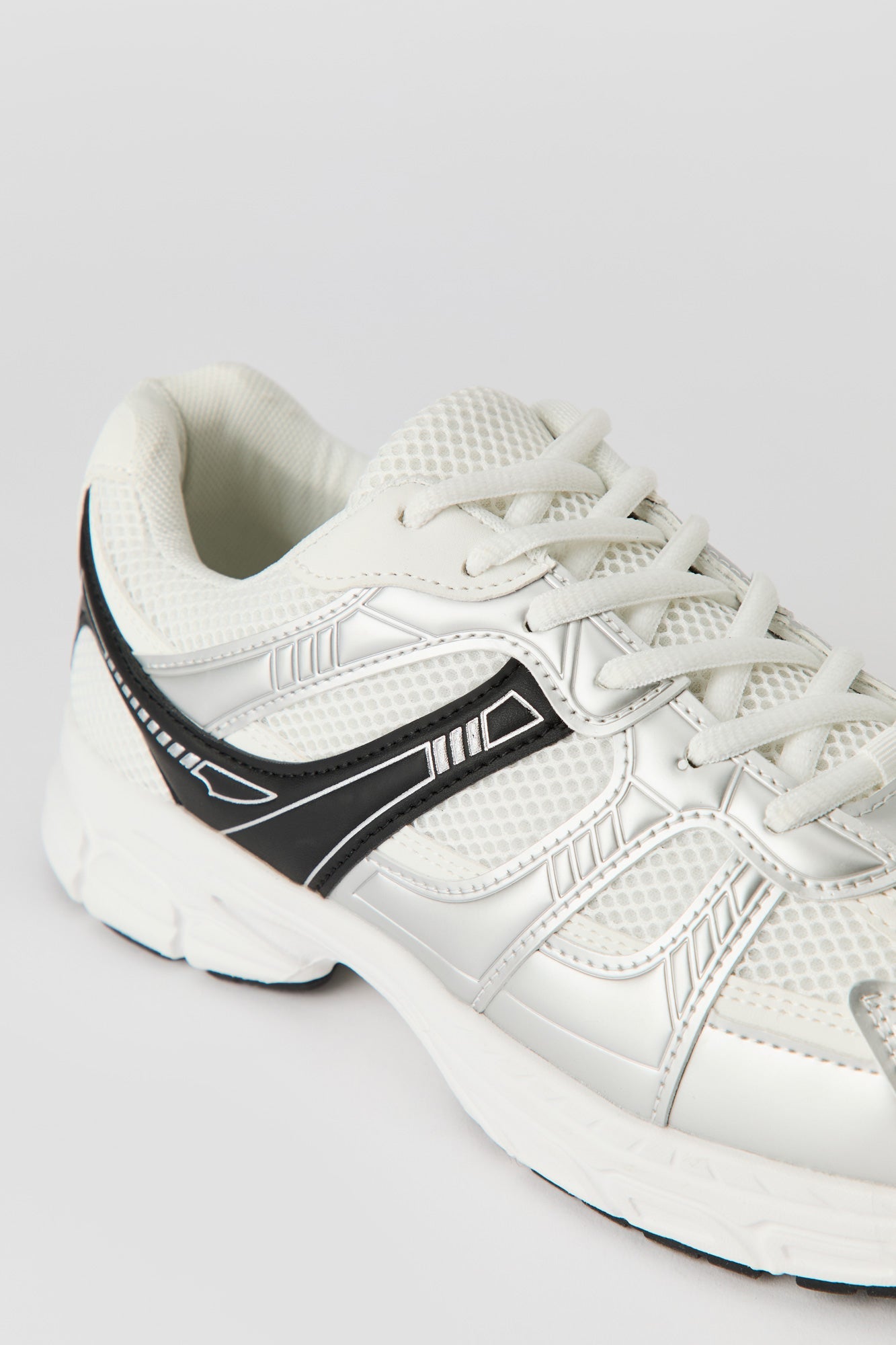 Chunky Mesh Sneaker