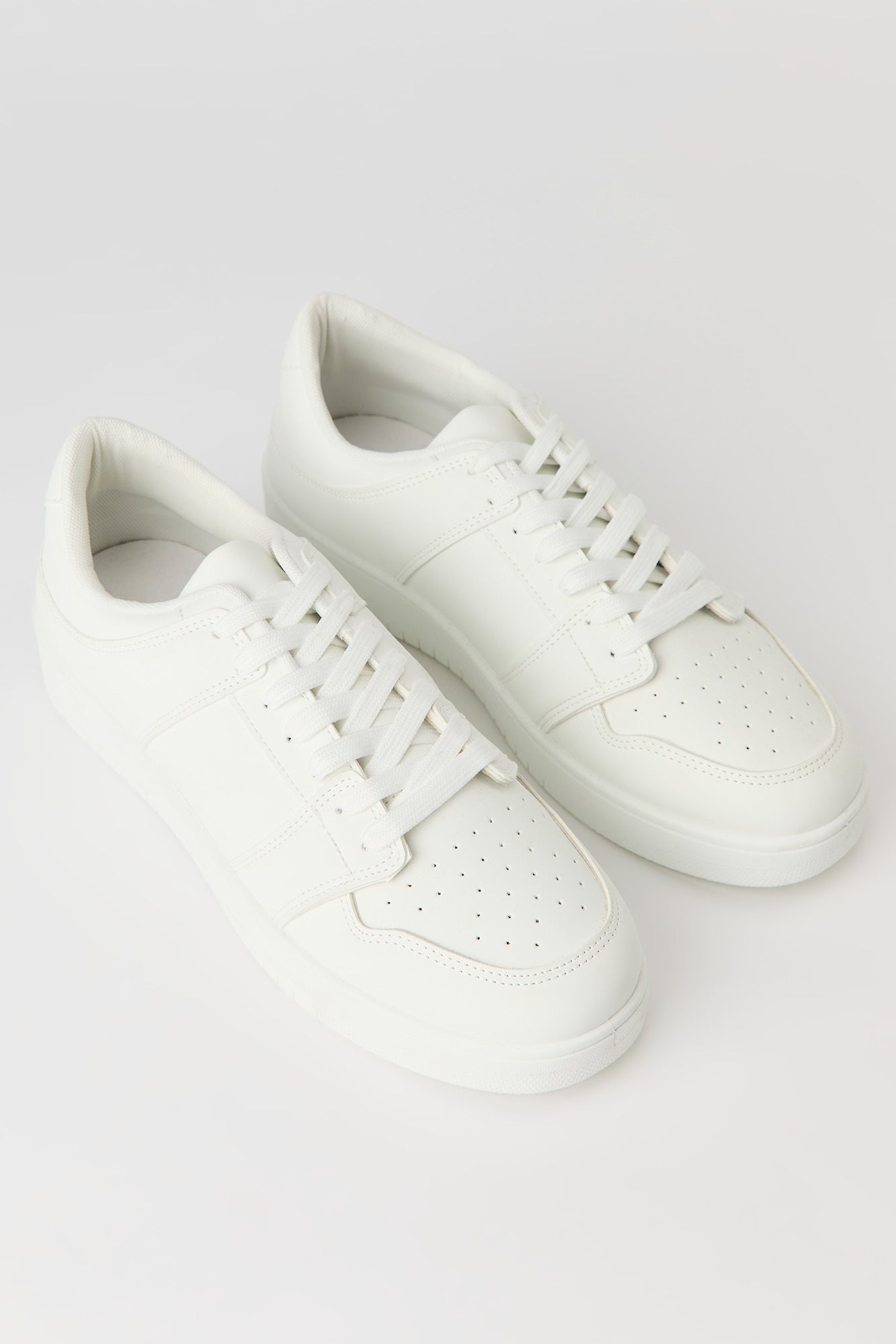 Low Top Sneaker