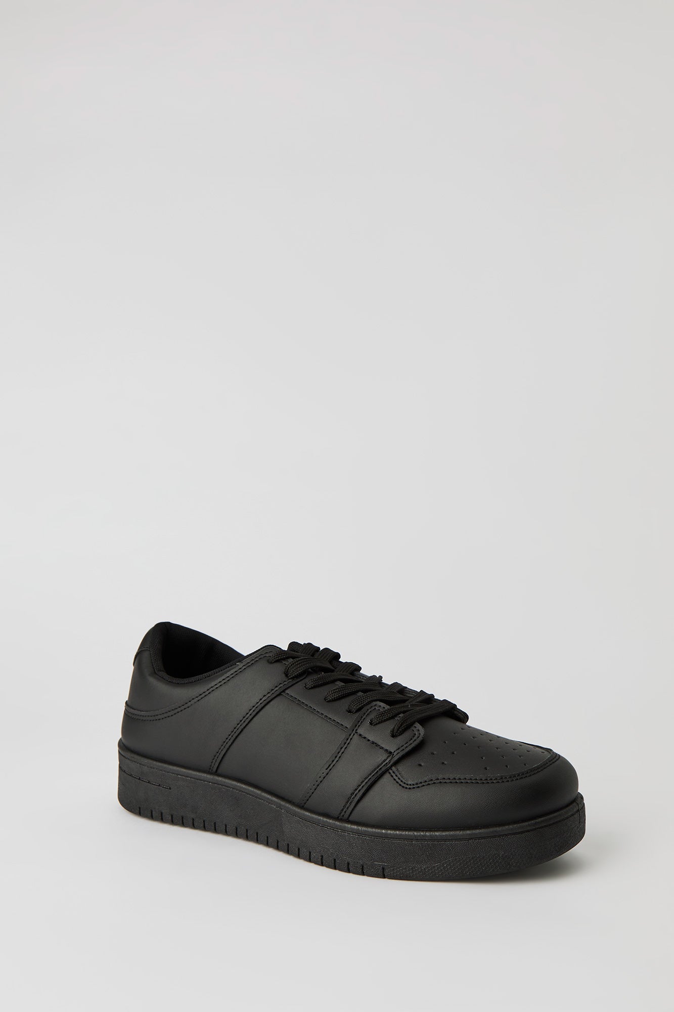 Low Top Sneaker