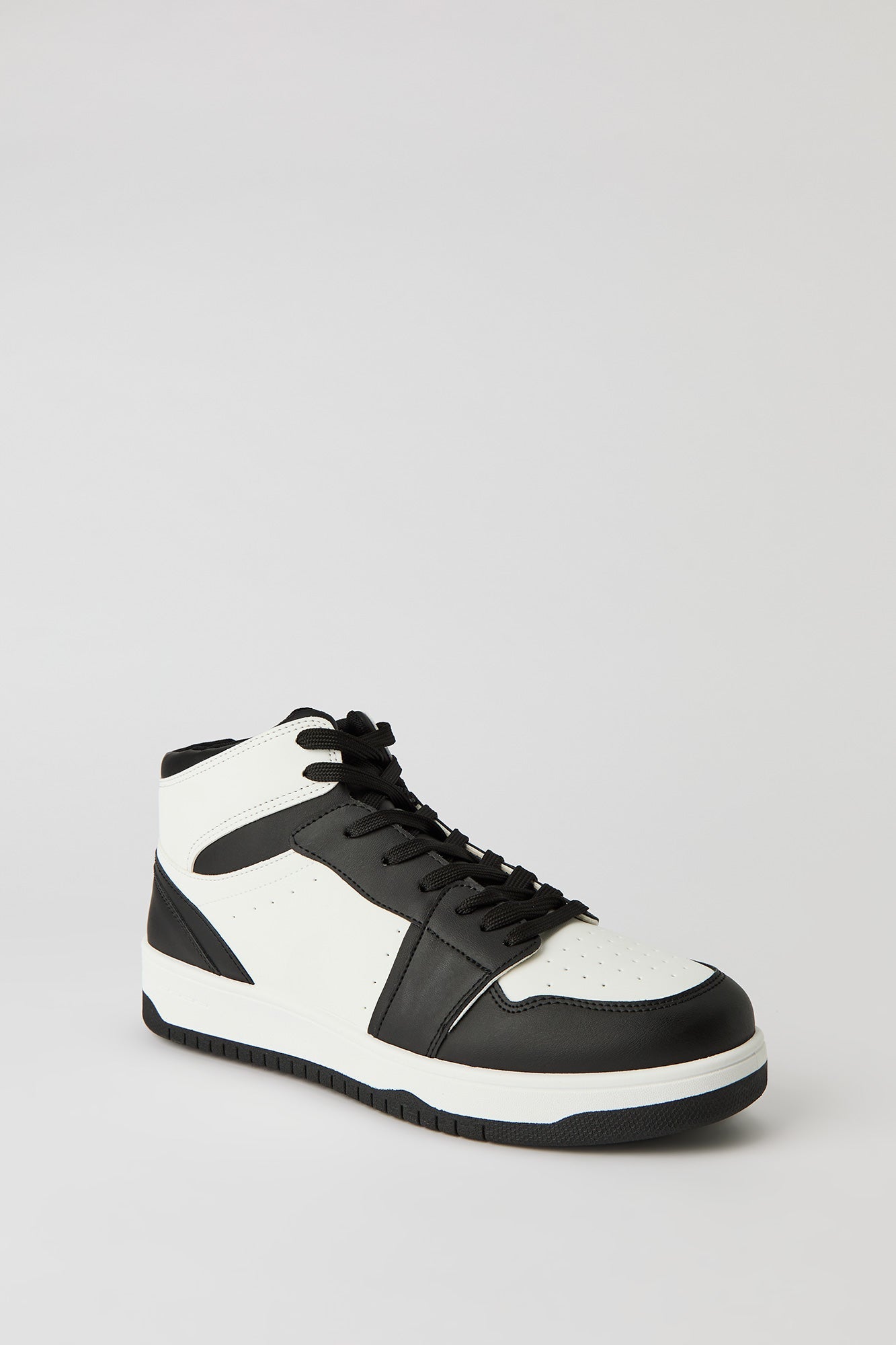 High Top Sneaker