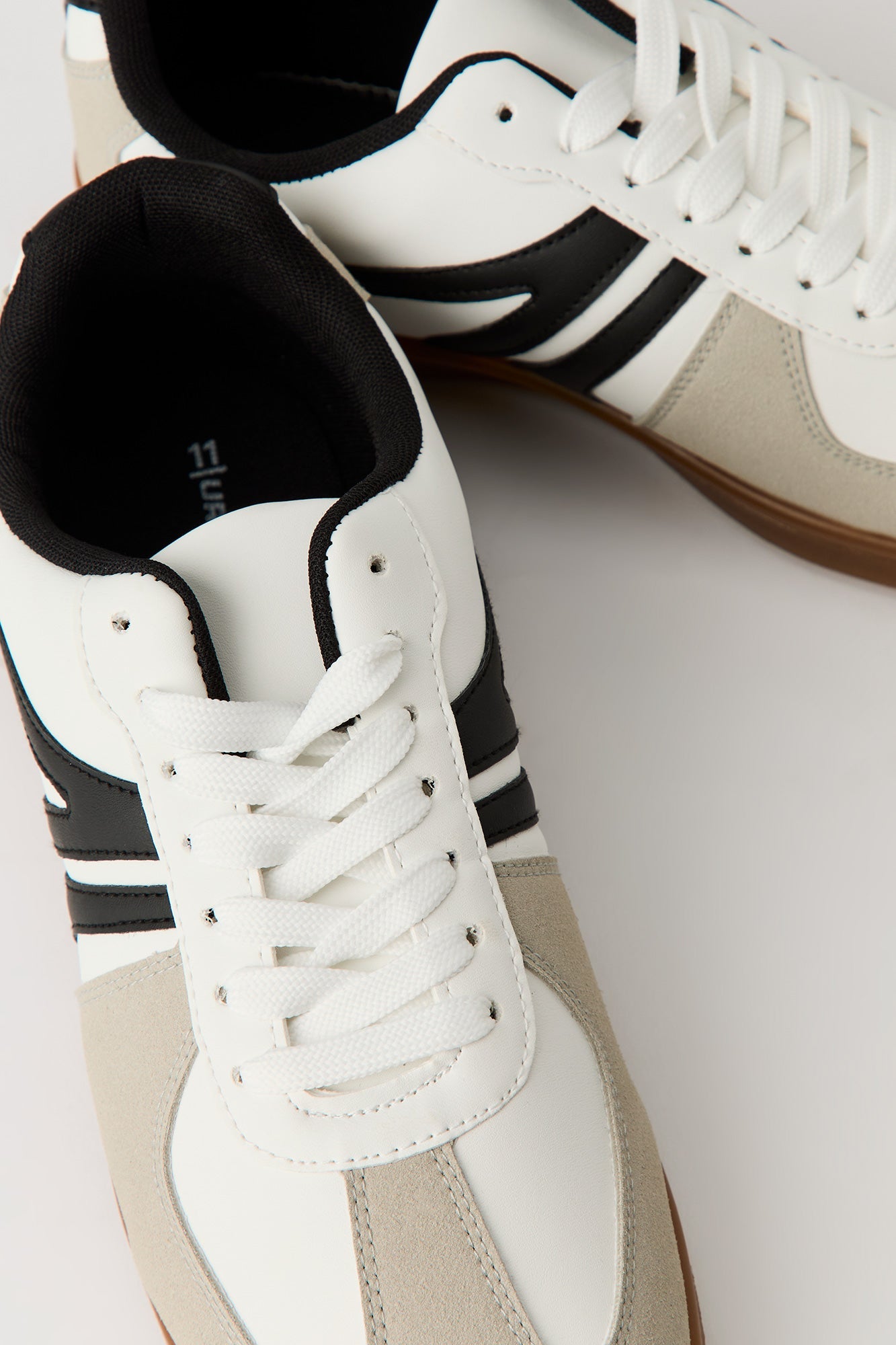 Retro Sneaker