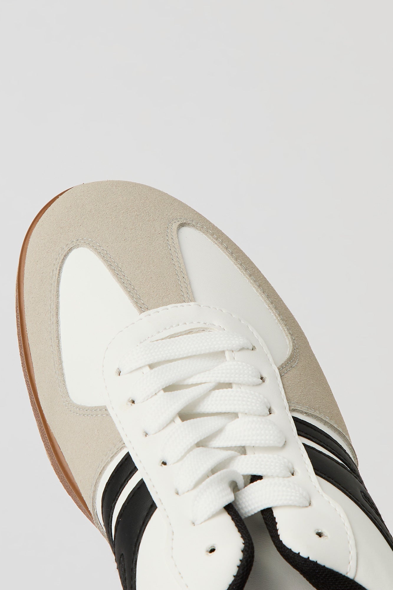 Retro Sneaker