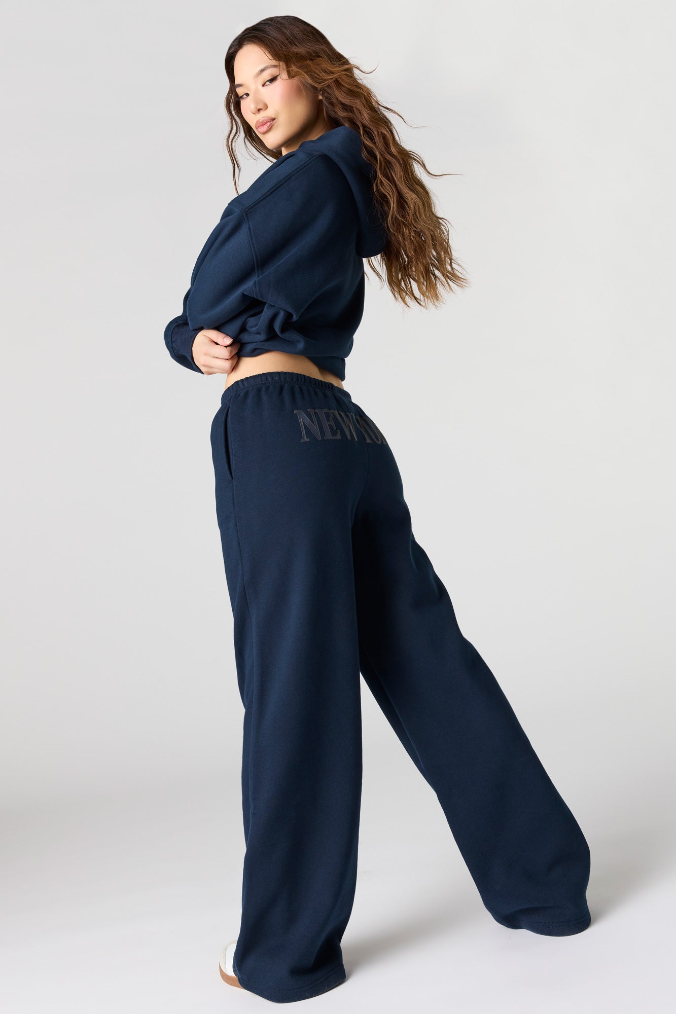 Luxe Fleece Graphic Wide Leg Sweatpant
