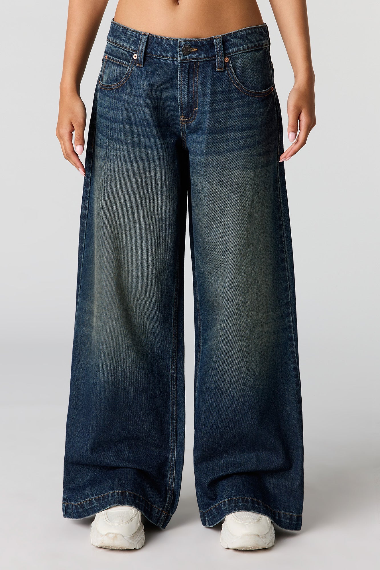 Low Rise Ultra Baggy Jean