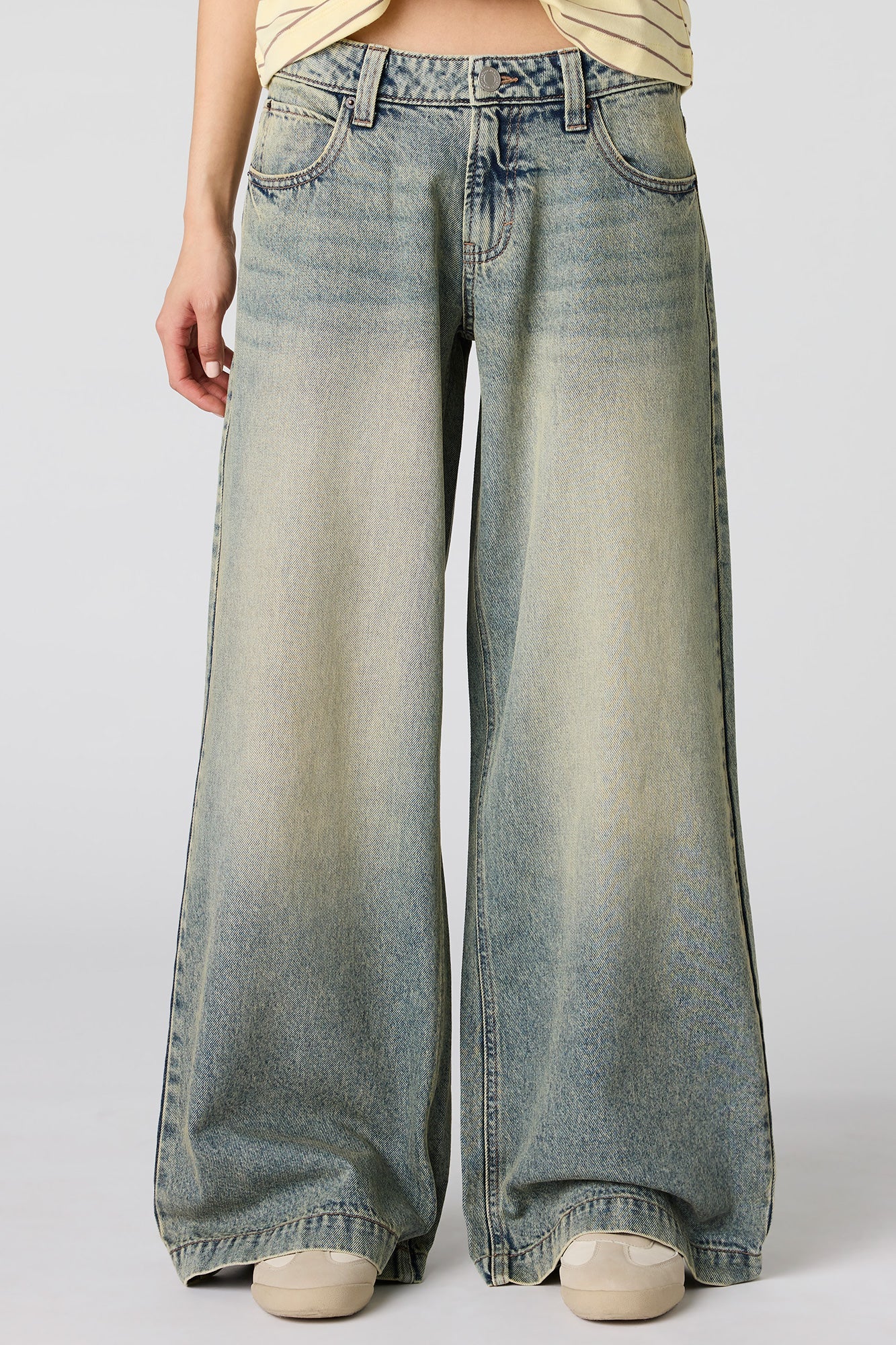 Low Rise Ultra Baggy Jean