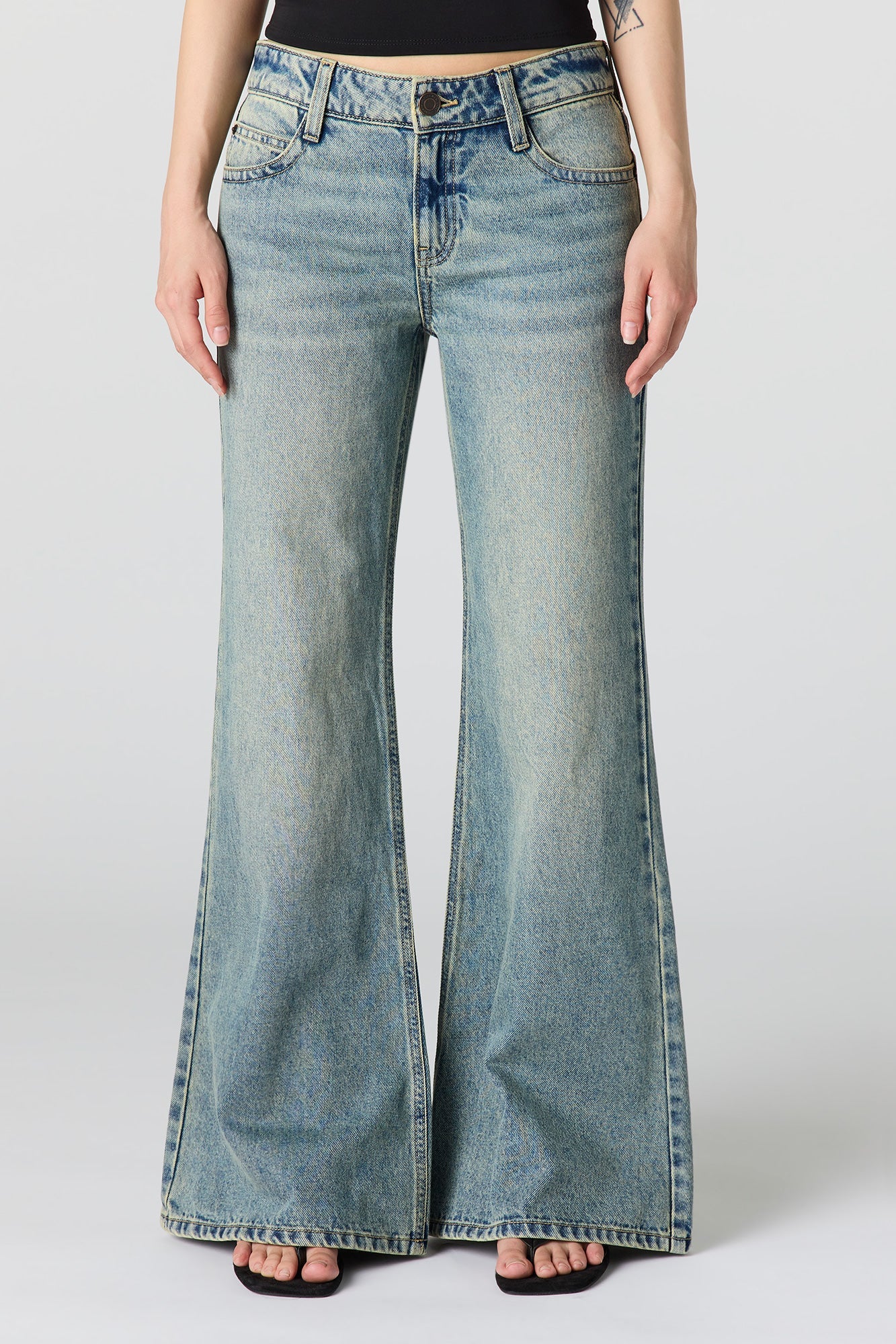 Low Rise Super Flare Jean