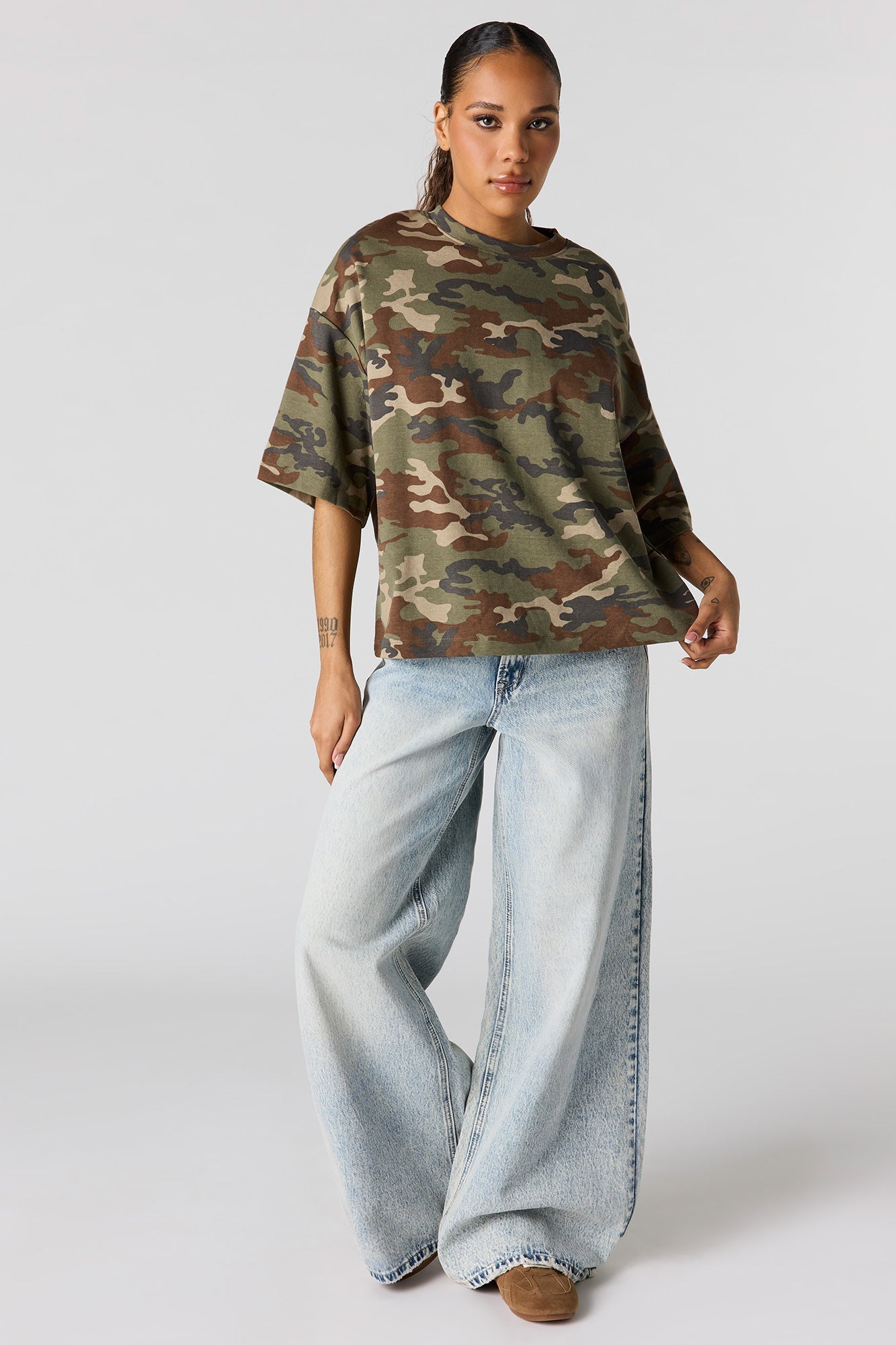 Low Rise Embossed Superwide Leg Jean