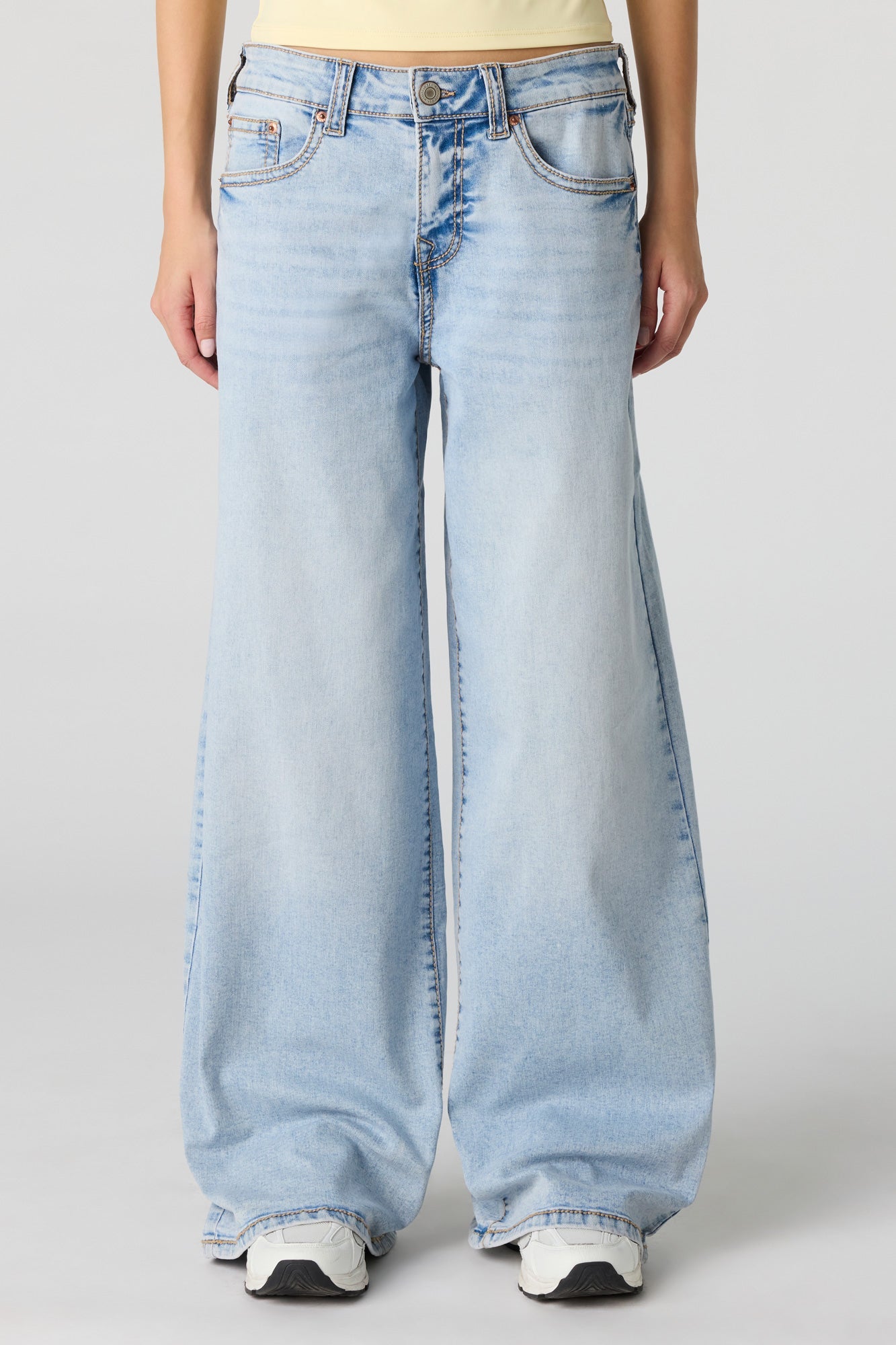 Soho Stretch Low Rise Super Baggy Light Jean