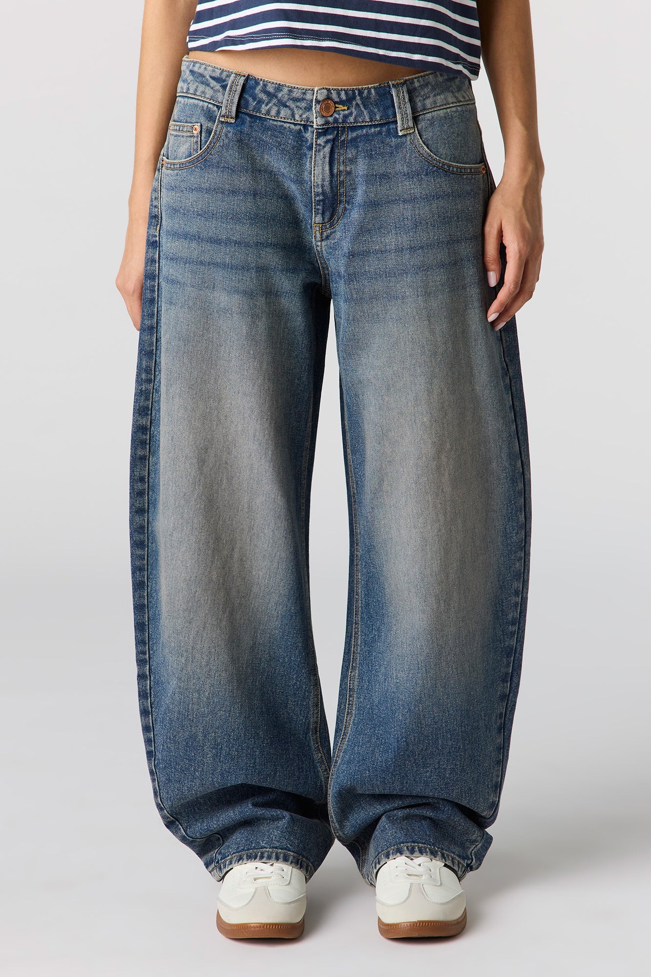 Low Rise Barrel Vintage Dark Jean