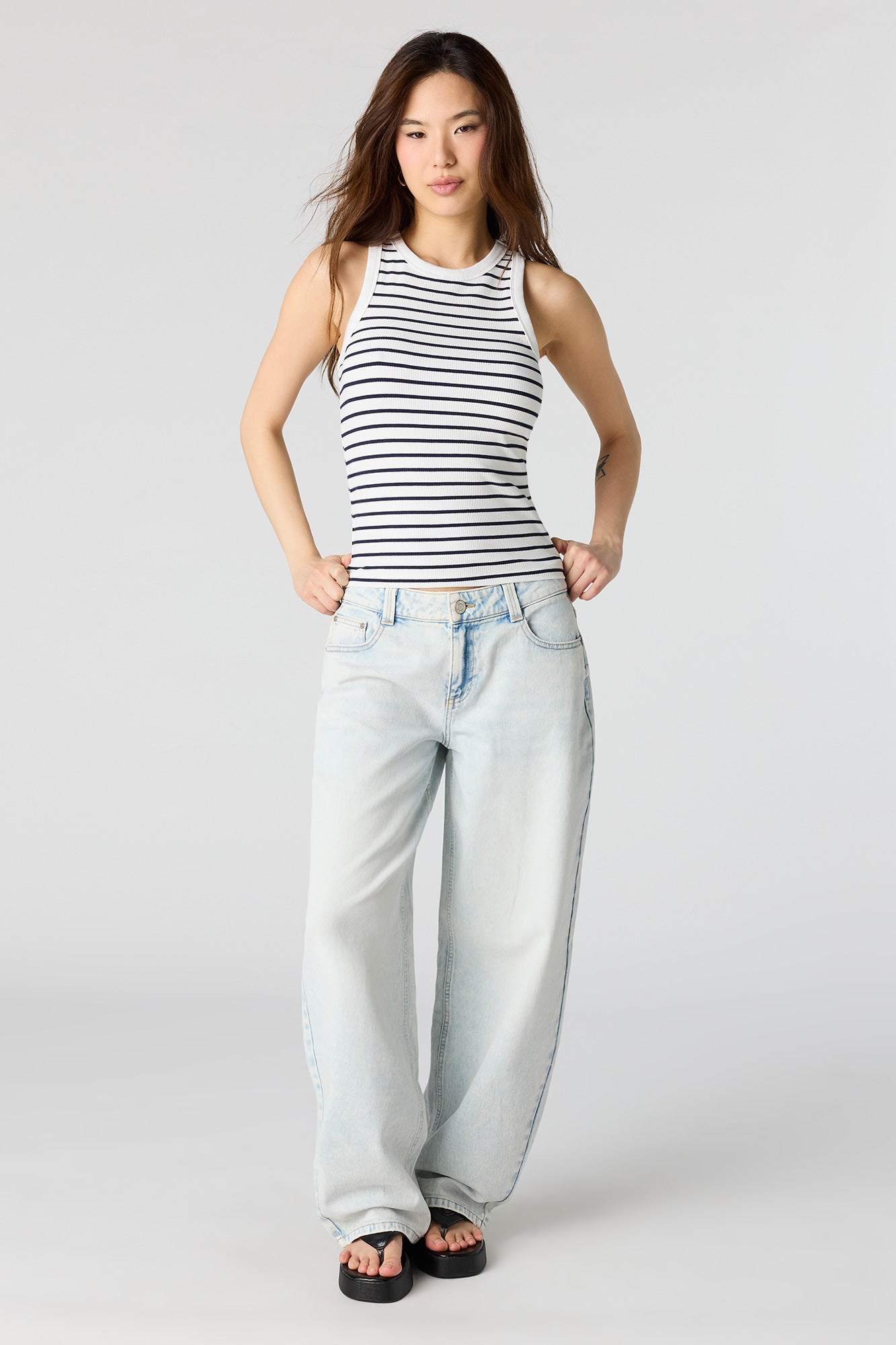 Low Rise Barrel Light Jean