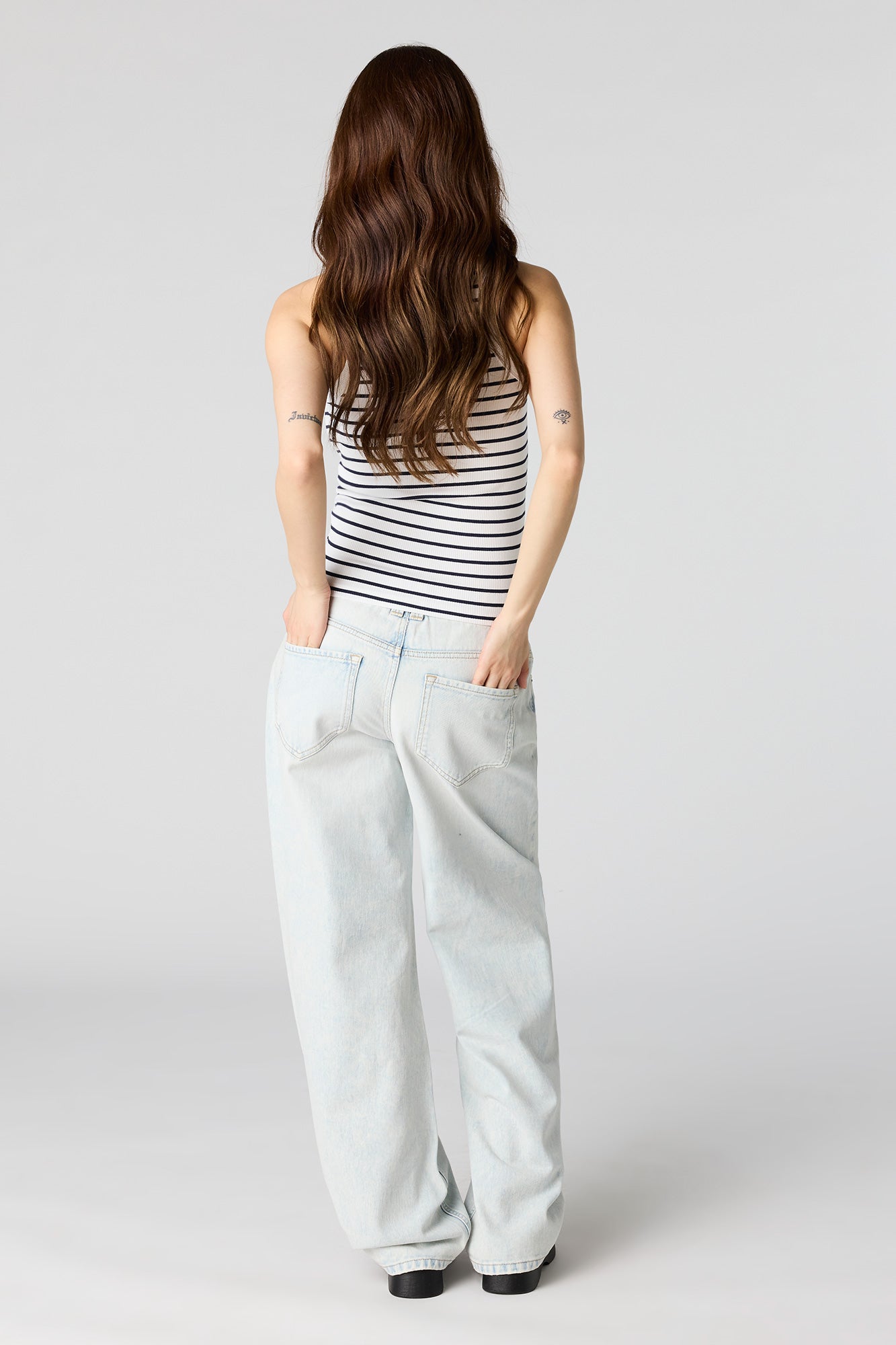 Low Rise Barrel Light Jean