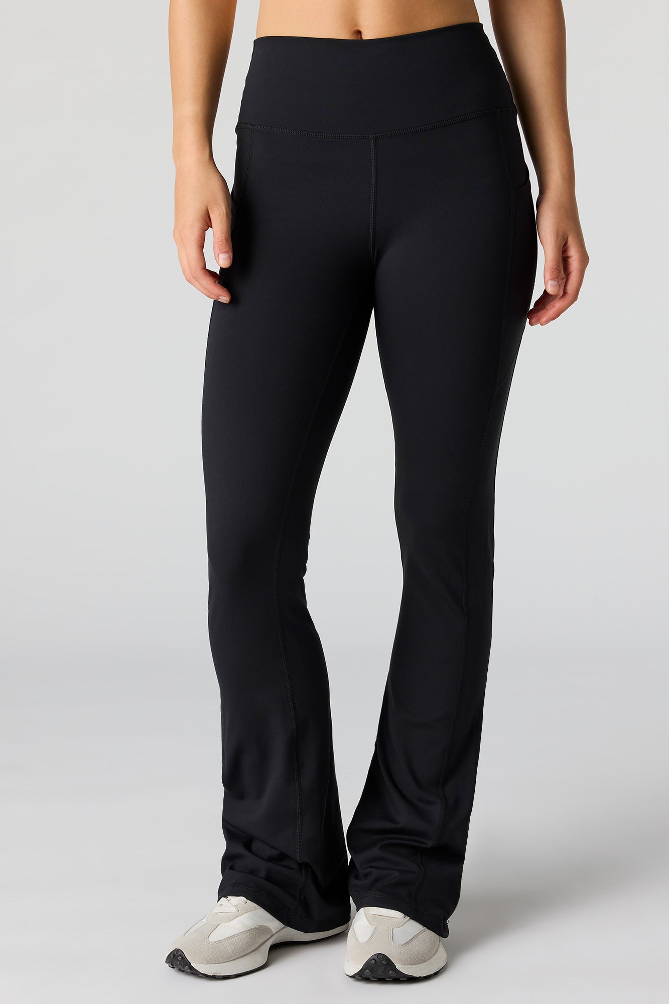 U/A Flare Pant