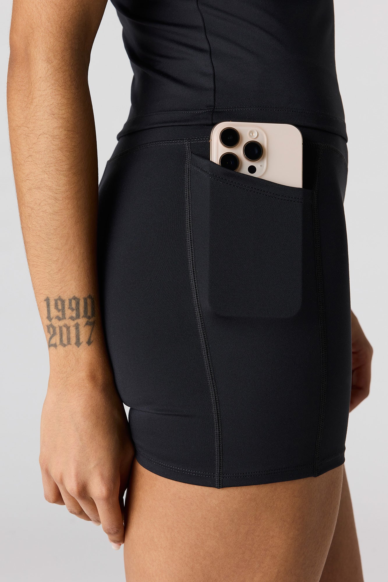 U/A Side Pocket Short 4"