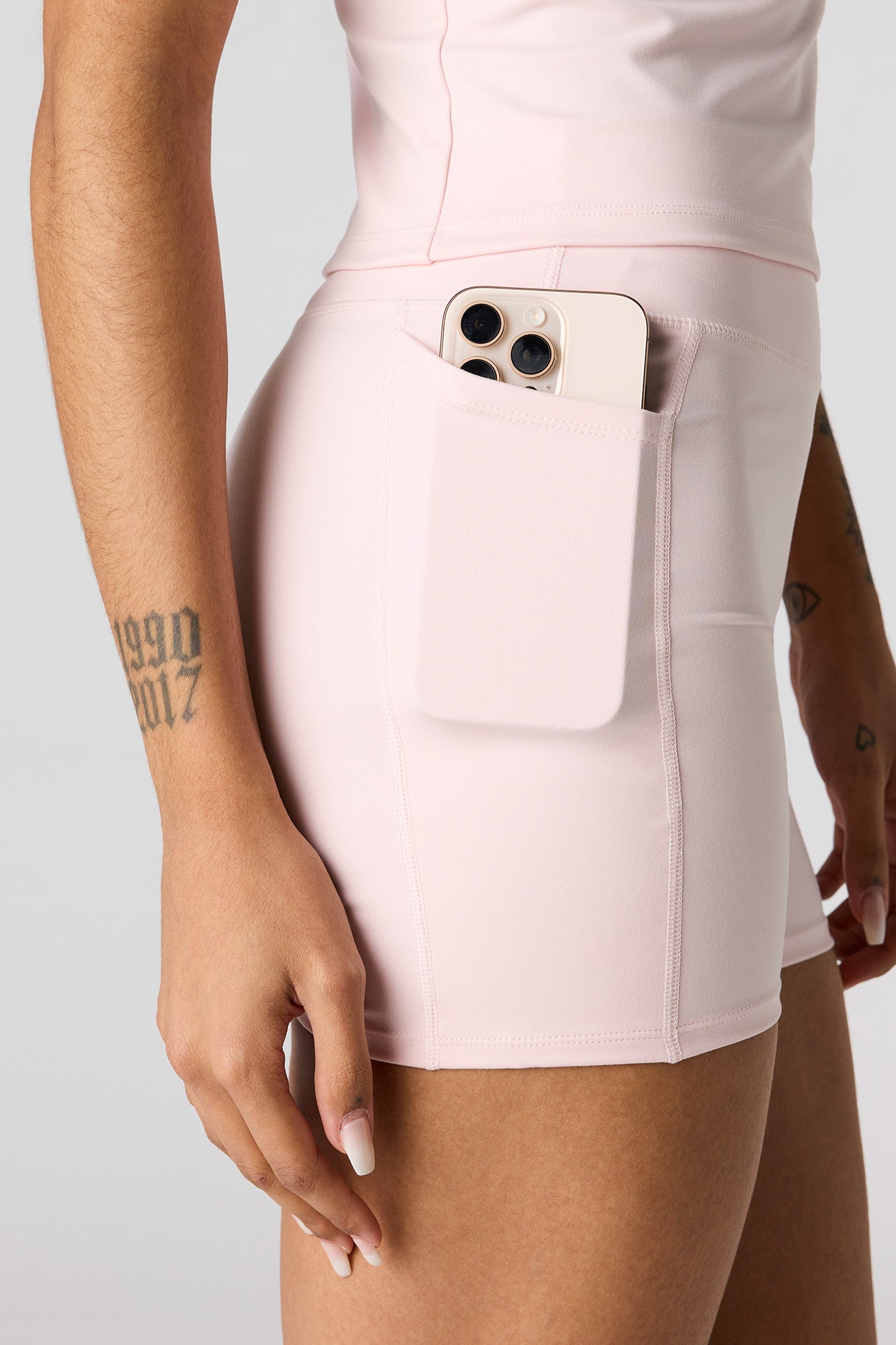 U/A Side Pocket Short 4"