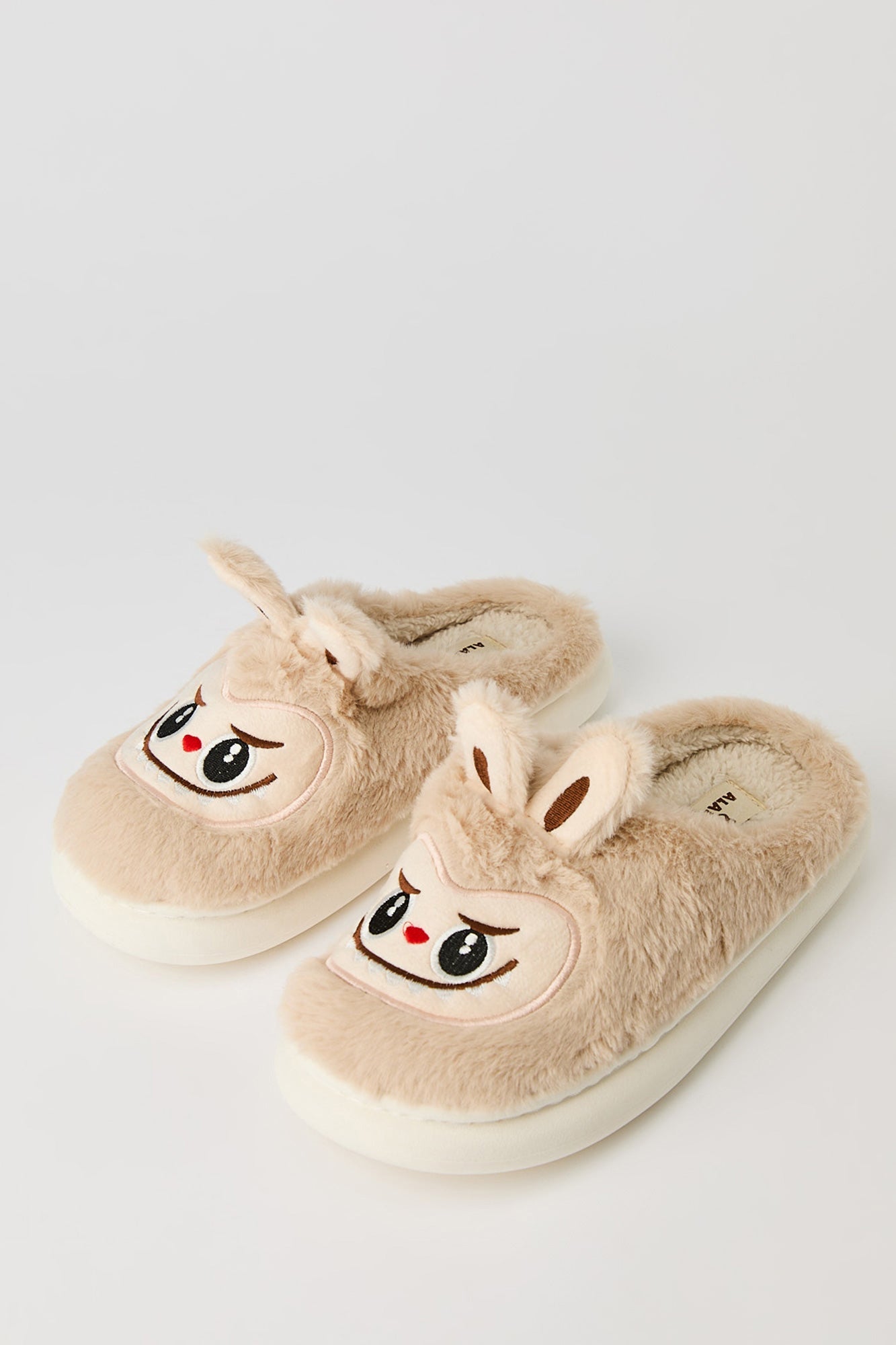 Alabebé 3D Fuzzy Slippers