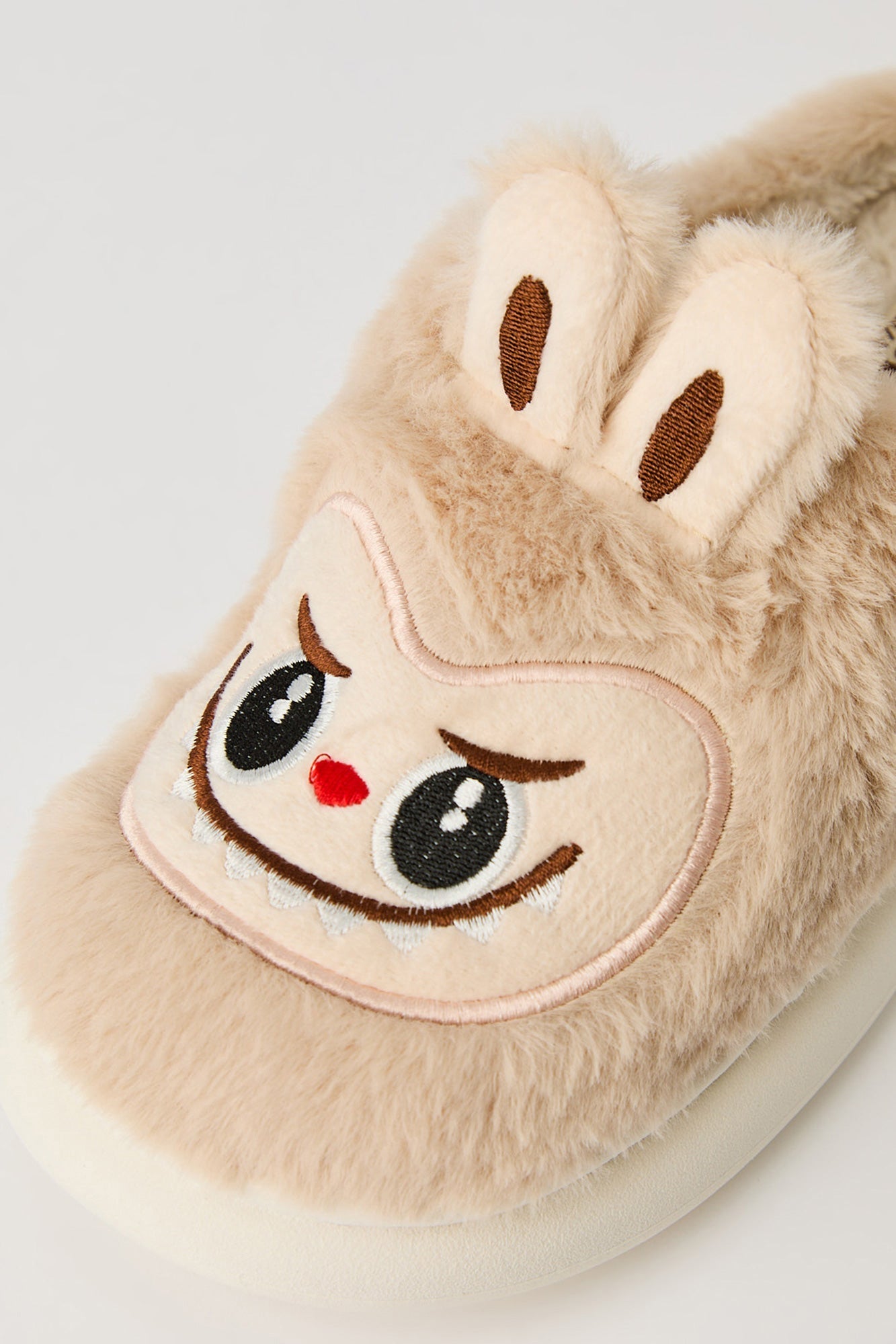 Alabebé 3D Fuzzy Slippers