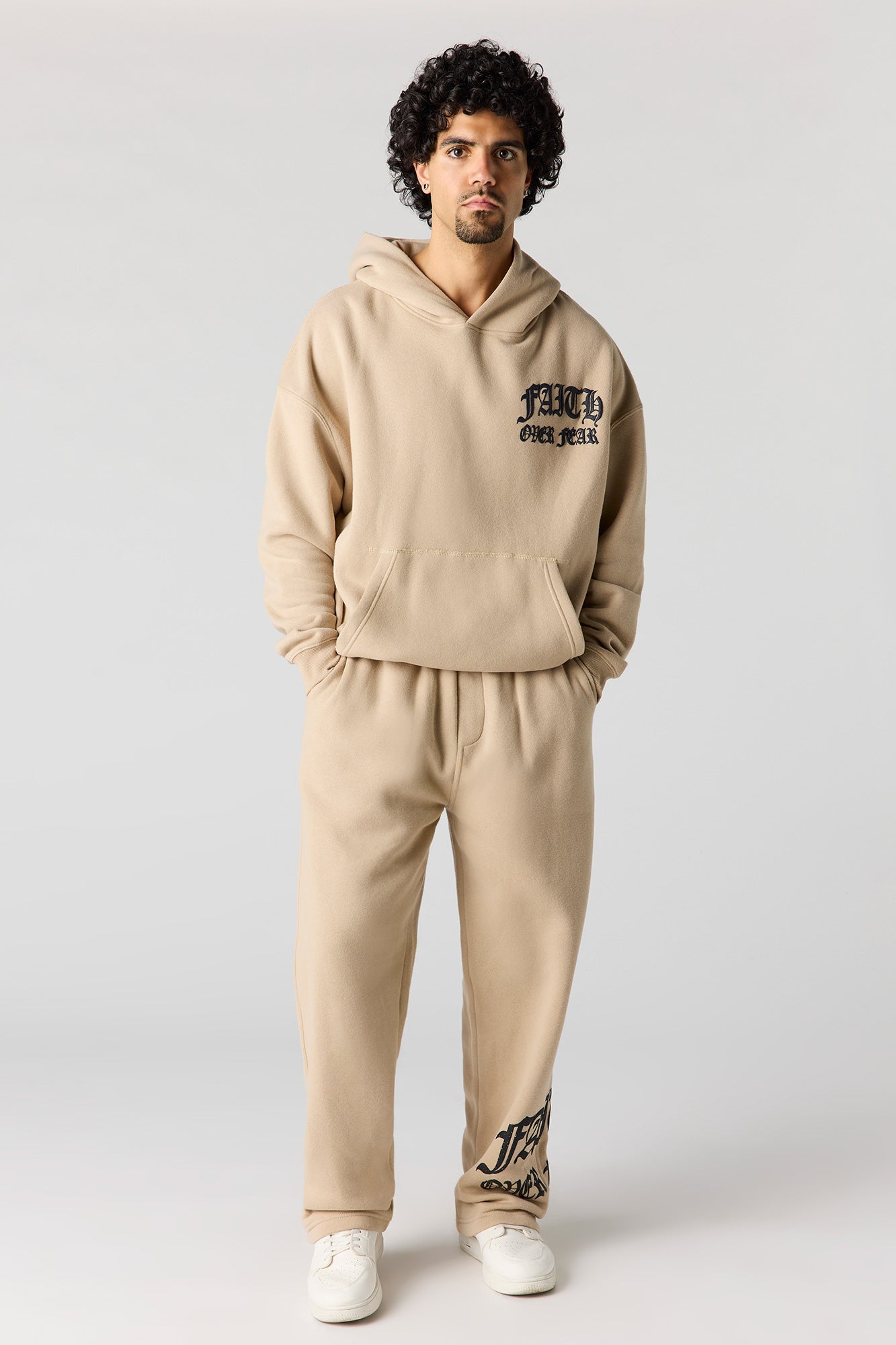 Graphic Fleece Wide Leg Sweatpant