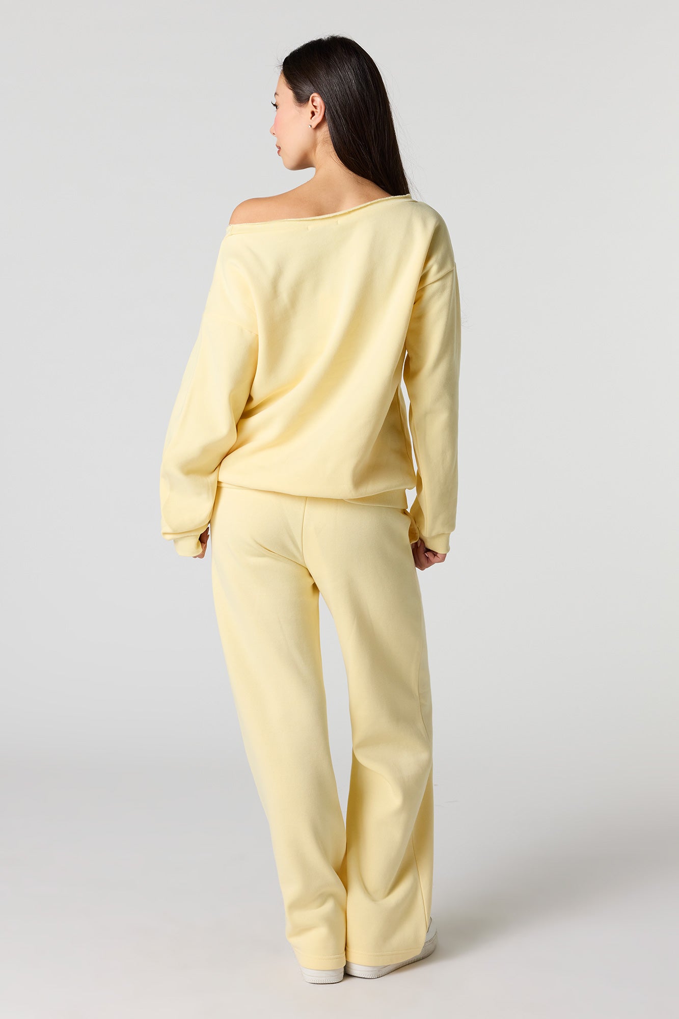 Straight Leg Fleece Sweatpant