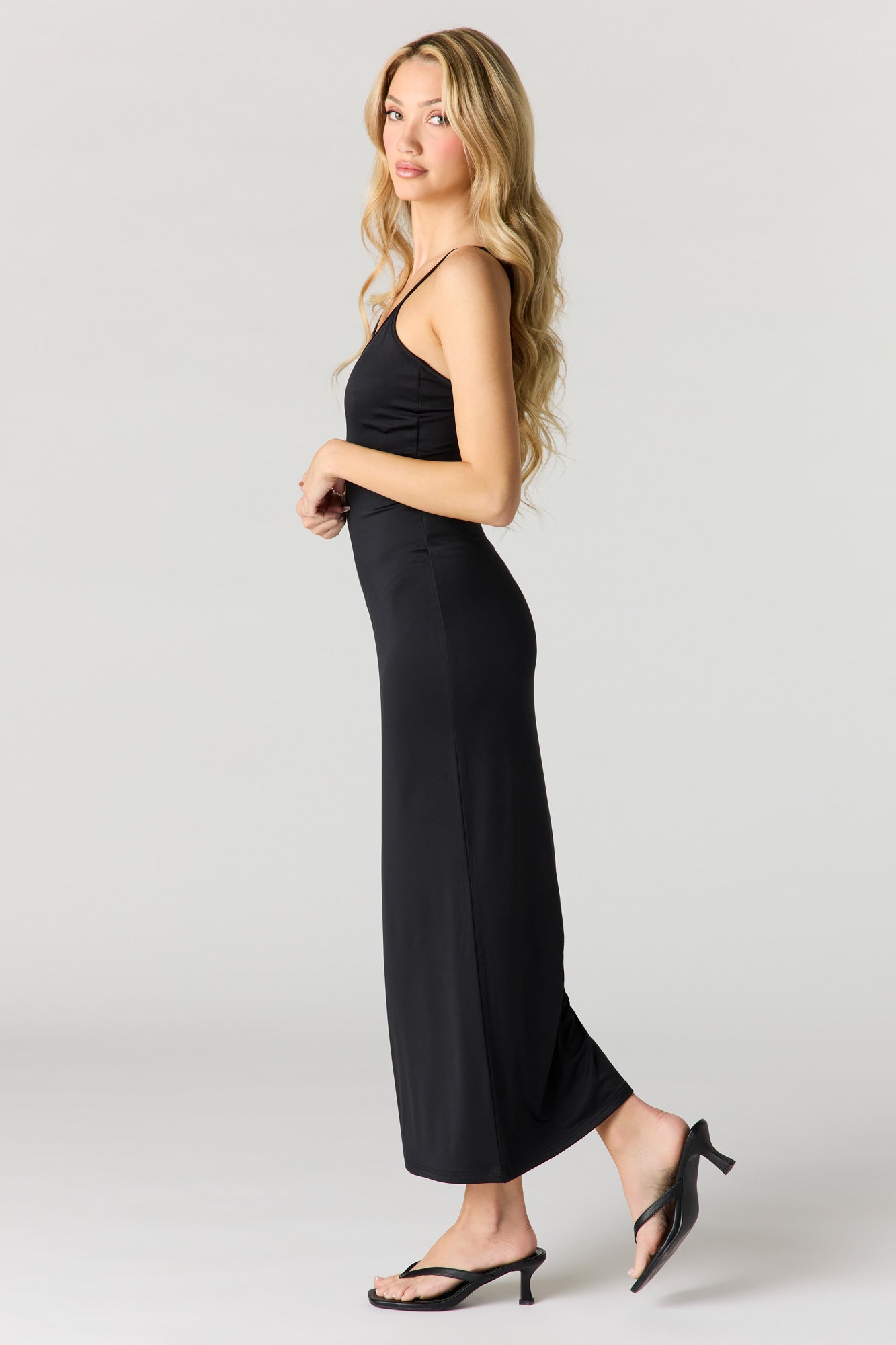 Contour Scoop Neck Maxi Dress