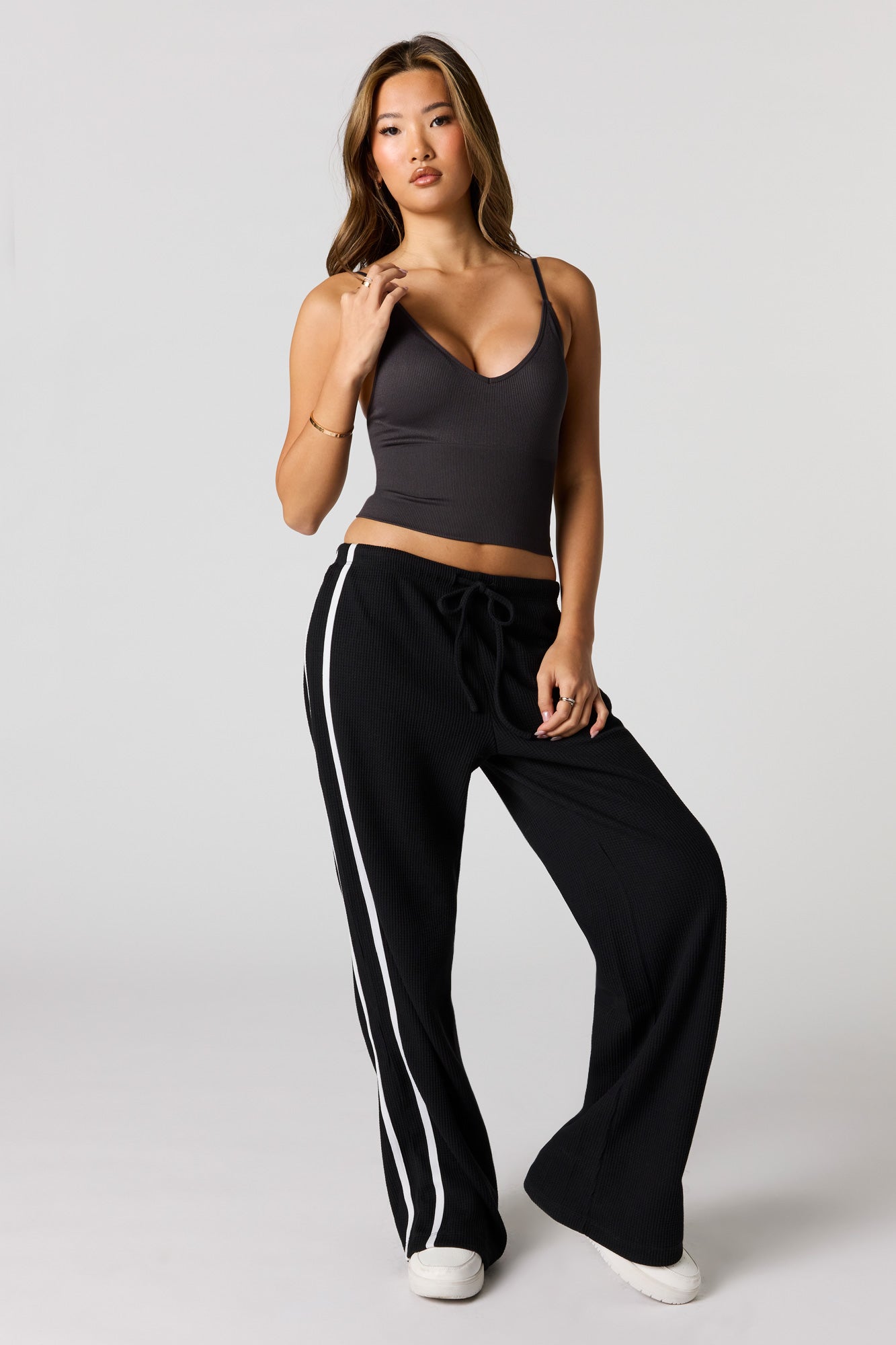 Seamless Ribbed V-Neck Cami with Built-In Bra