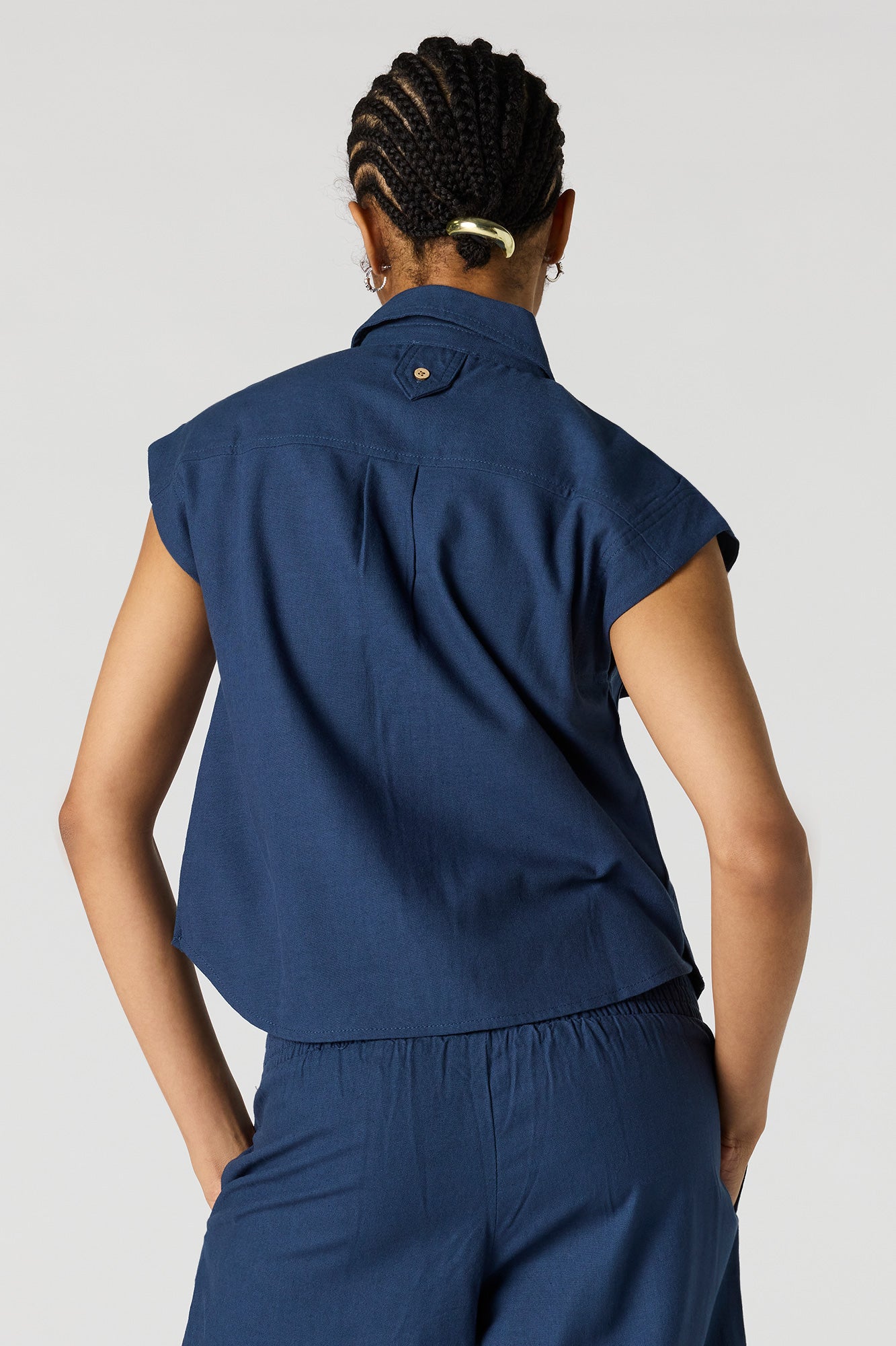 Linen-Blend Button-Up Collared Top
