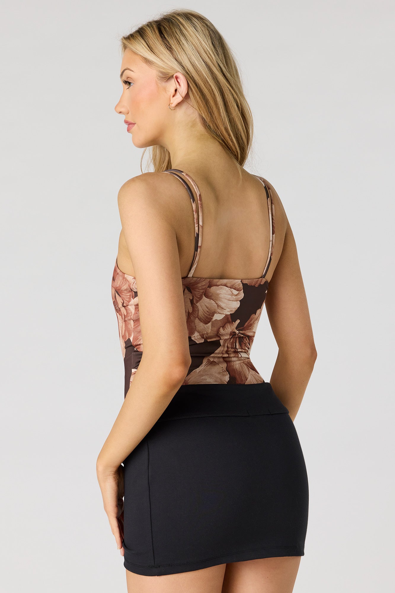 Contour Shell Detail Scoop Neck Bodysuit