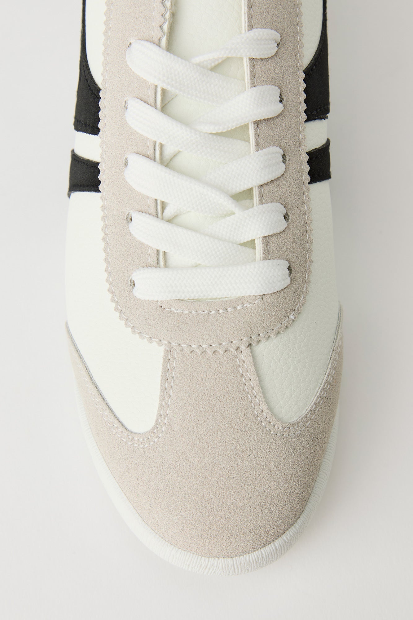 Retro Sneaker