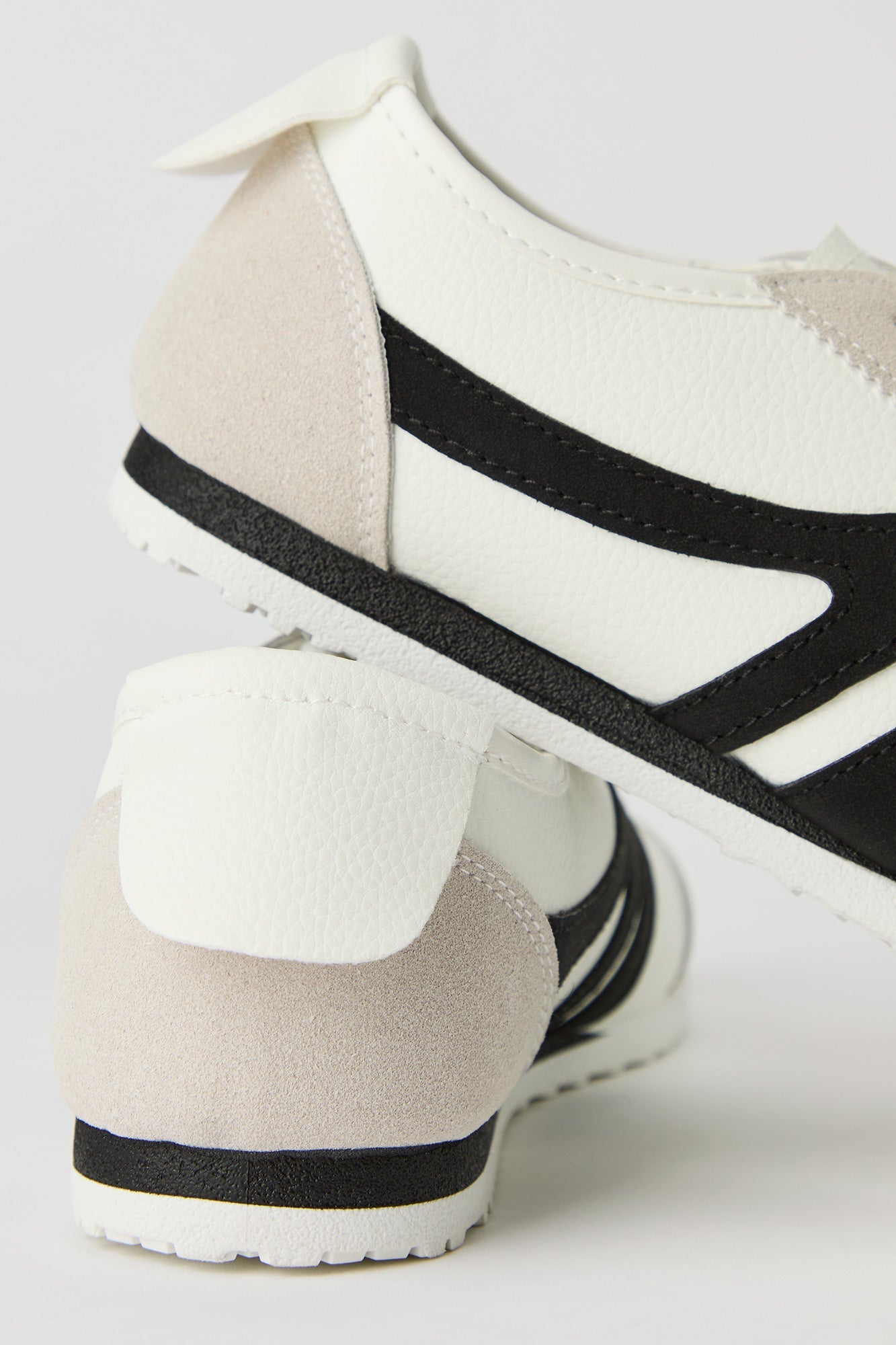 Retro Sneaker