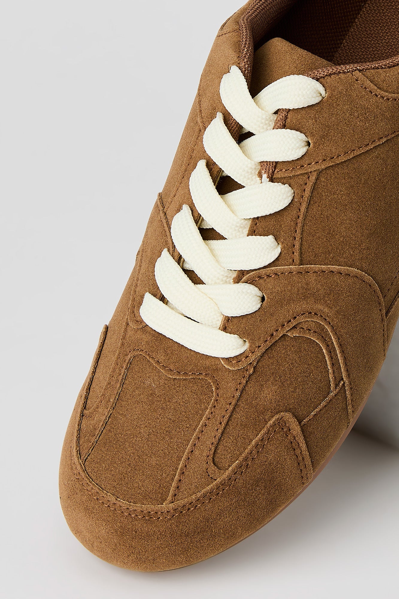 Retro Sneaker