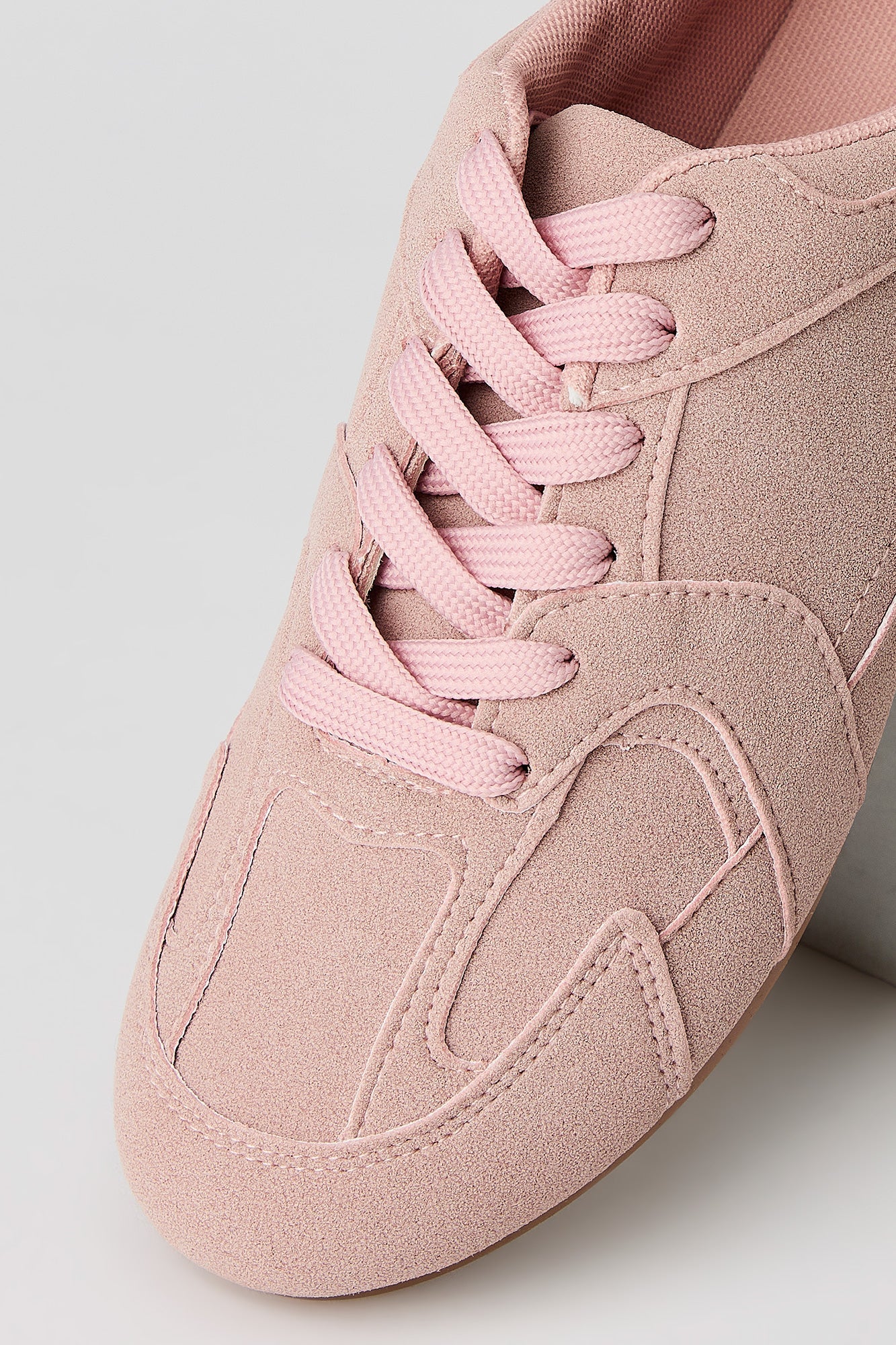 Retro Sneaker
