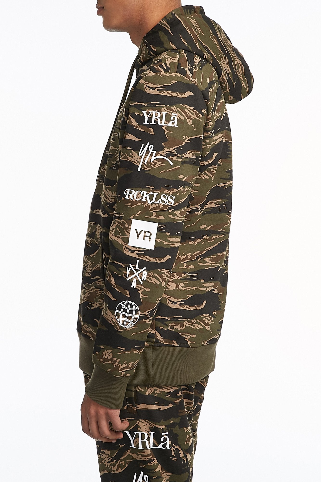 CAMOUFLAGE