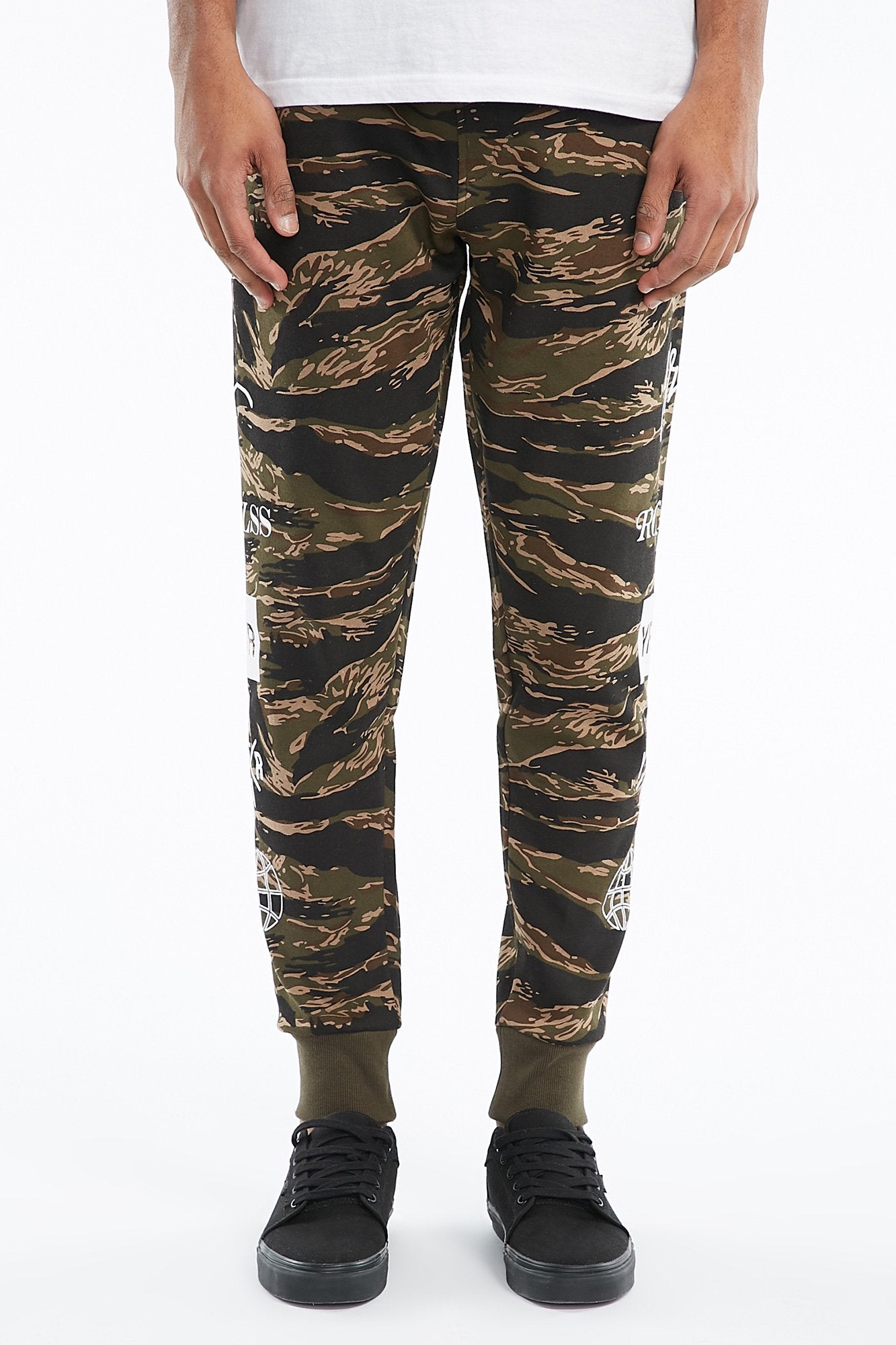 CAMOUFLAGE