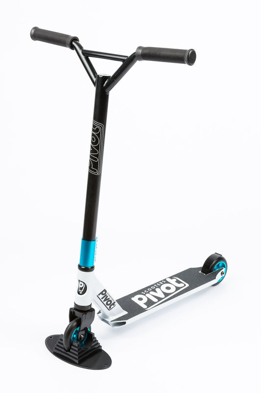 Pivot Black And Blue Stun Scooter